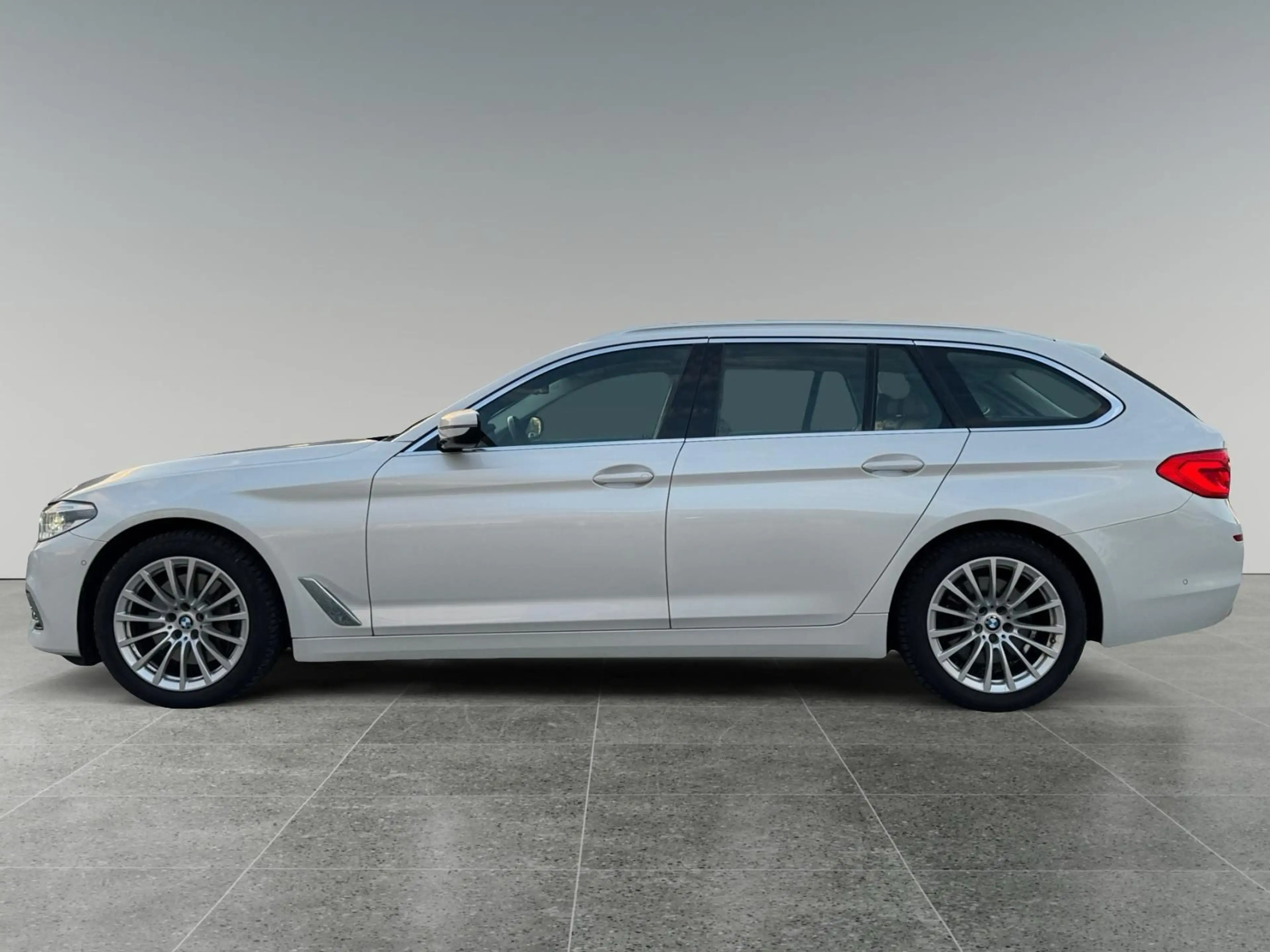 BMW 540 Touring 540 i xDrive Luxury Line Kam ACC — photo 8