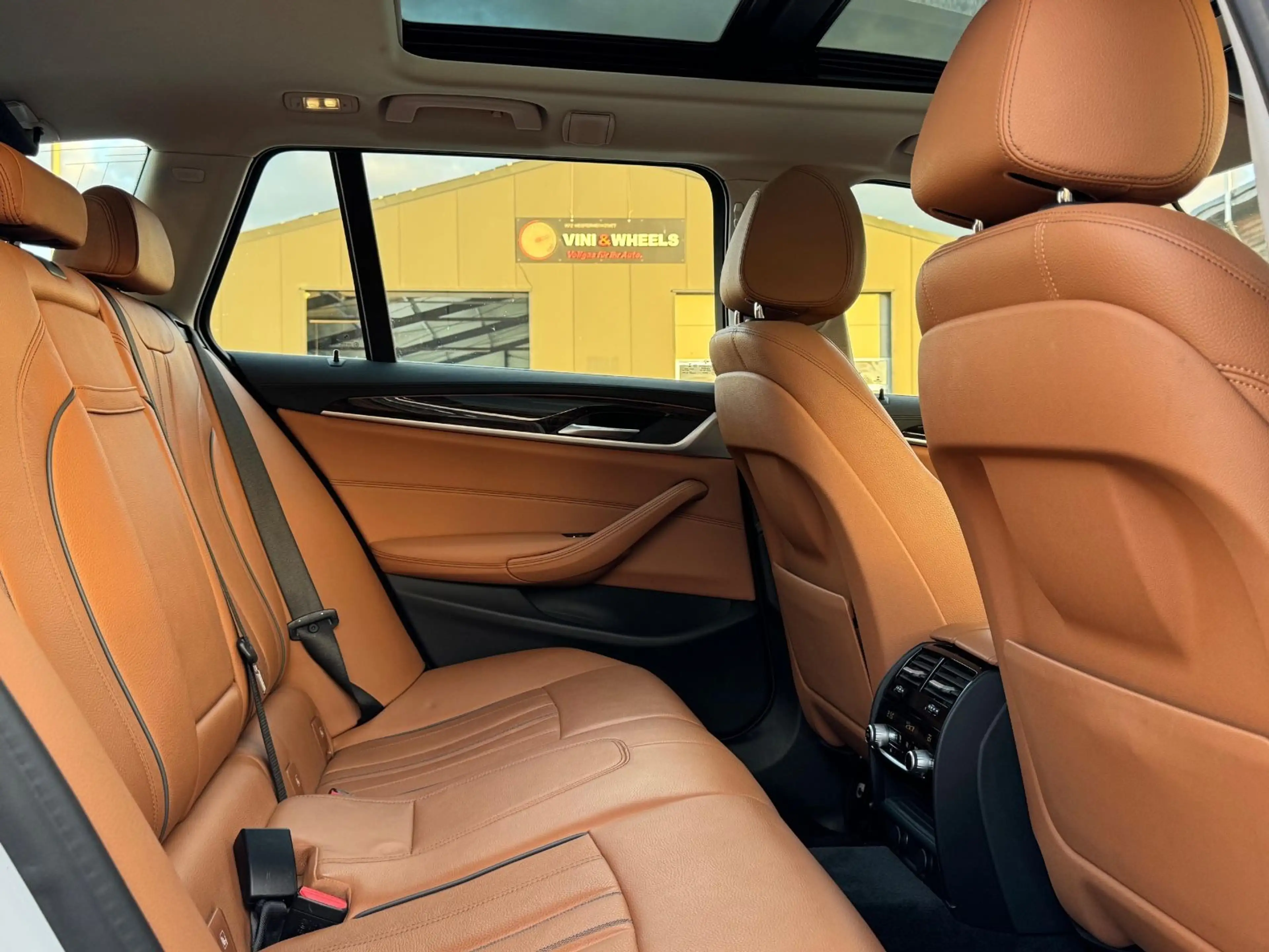 BMW 540 Touring 540 i xDrive Luxury Line Kam ACC — photo 29