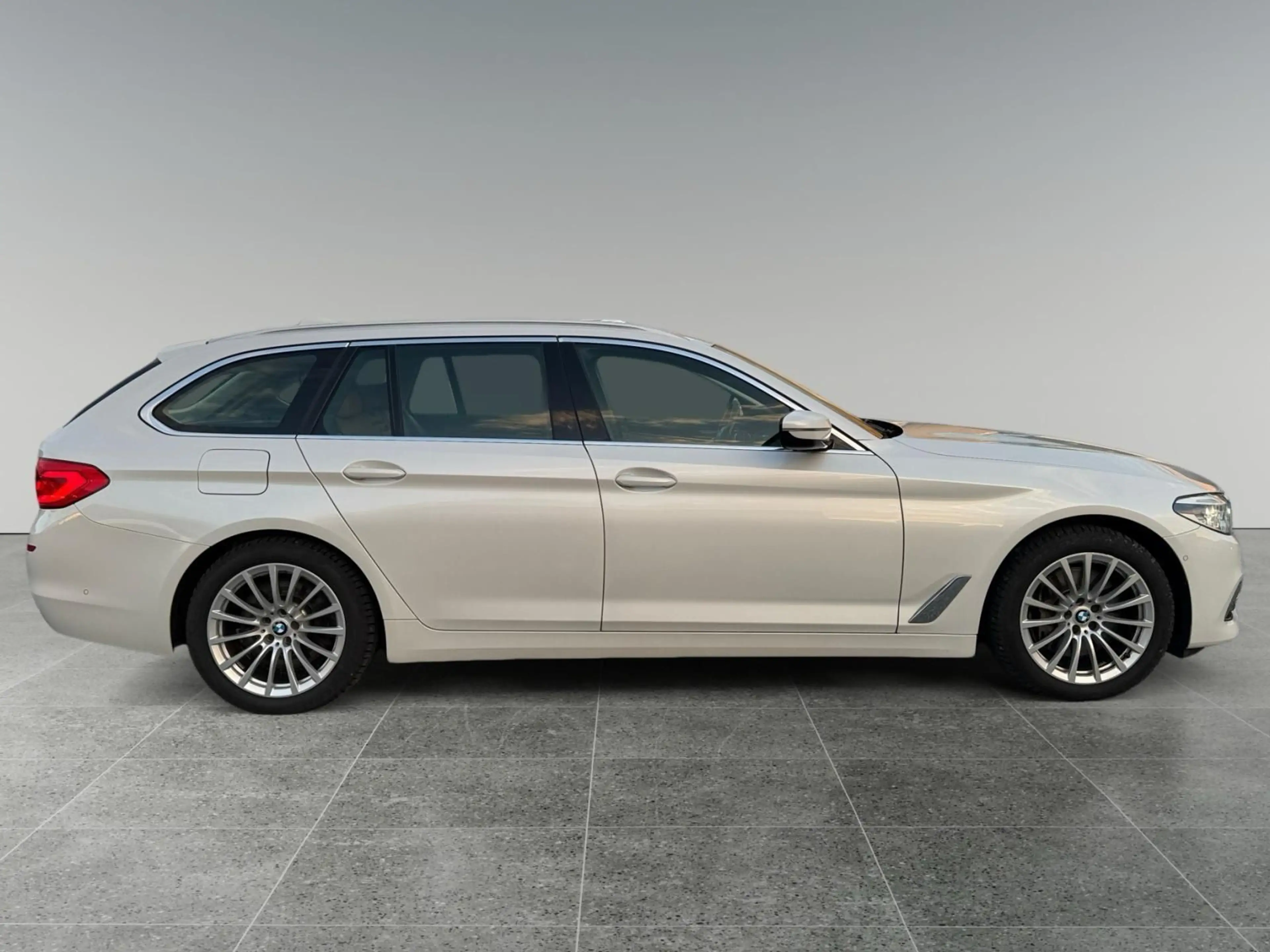 BMW 540 Touring 540 i xDrive Luxury Line Kam ACC — photo 4