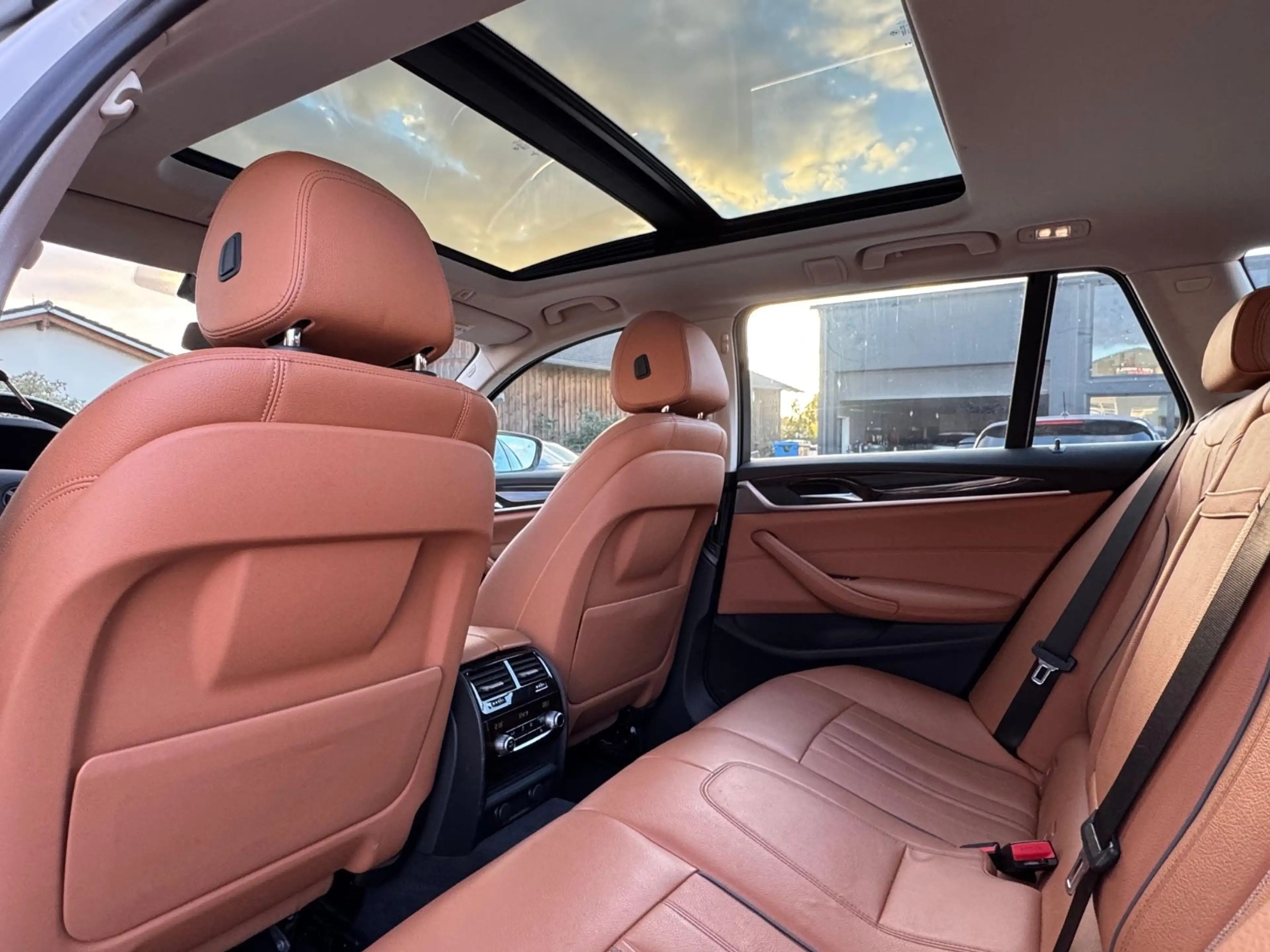 BMW 540 Touring 540 i xDrive Luxury Line Kam ACC — photo 24