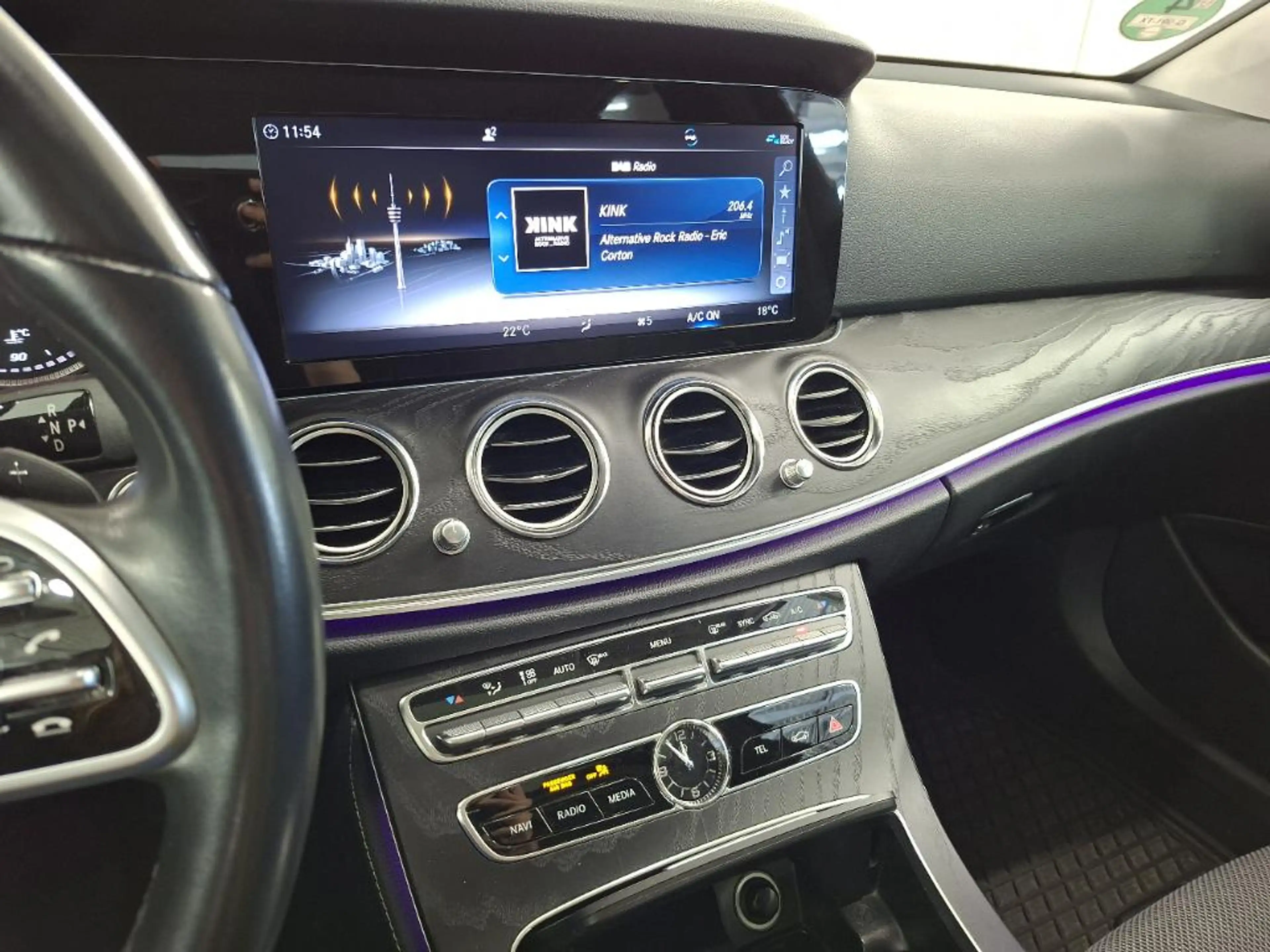 Mercedes-Benz E 200 4MATIC Premium Plus — photo 13