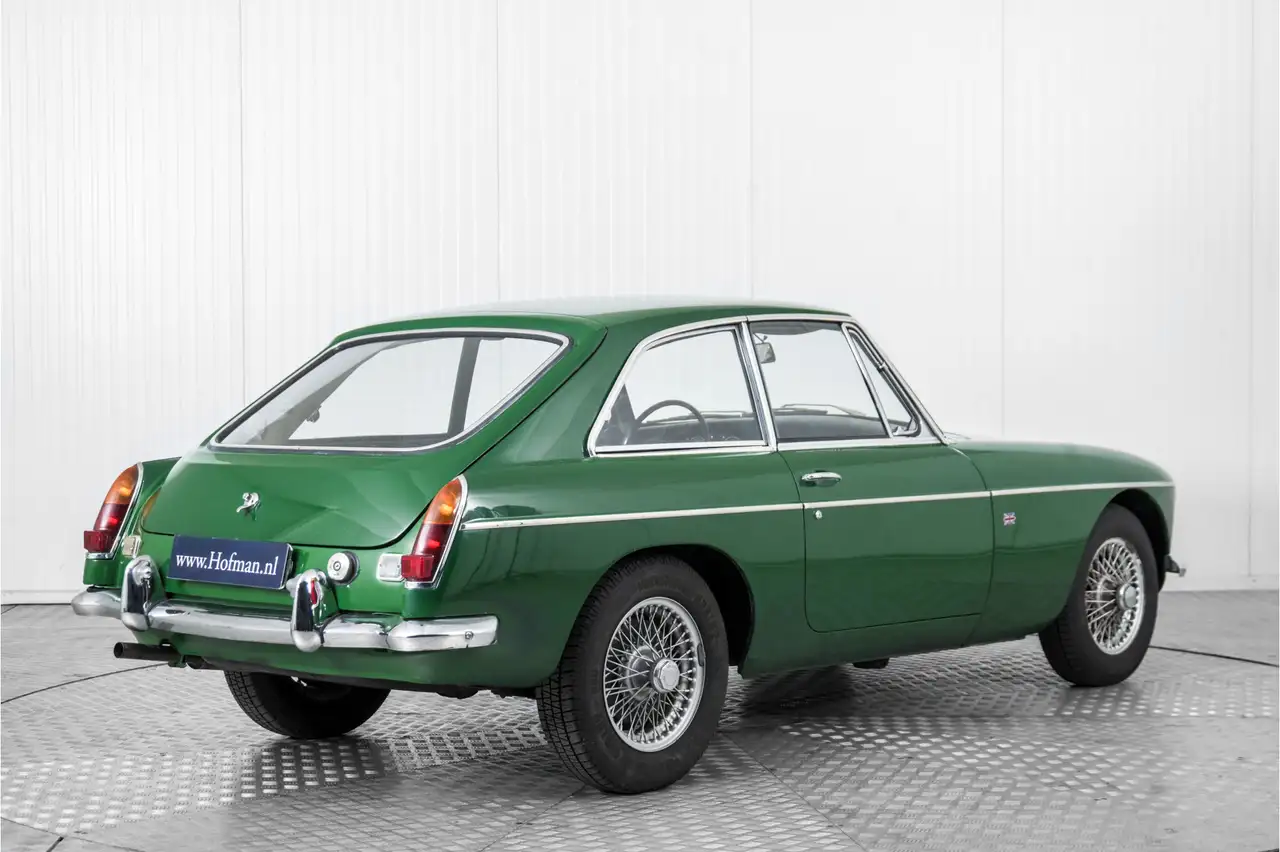 MG B type 1.8 GT, foto 2