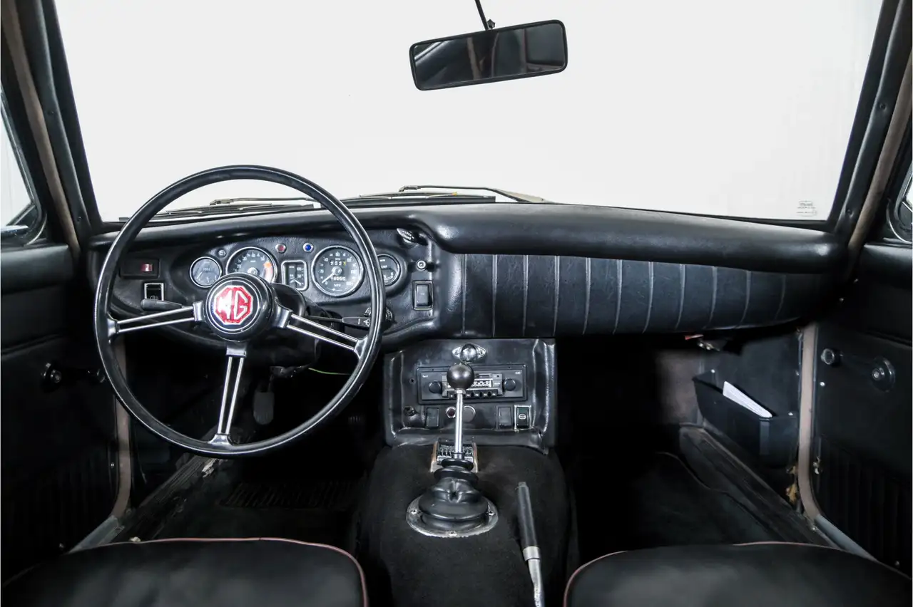 MG B type 1.8 GT, foto 7