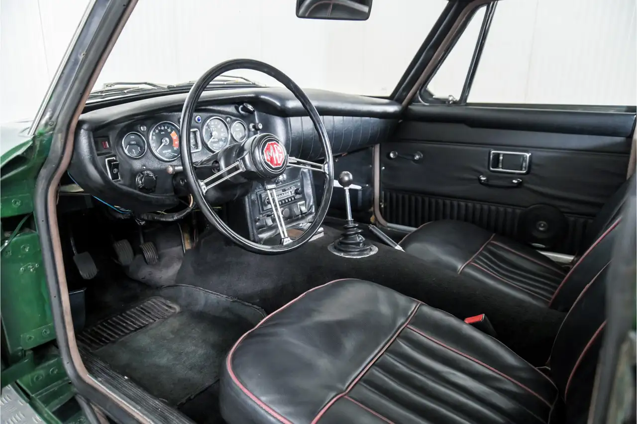 MG B type 1.8 GT, foto 11
