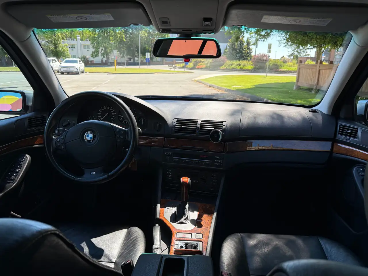 BMW 5 Series снимка BMW 5 Series
