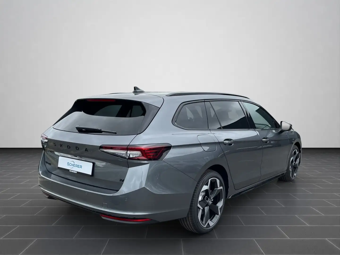 Skoda Superb Combi Sportline 1,5 TSI iV 6-Gang-DSG, AH Grau - 2