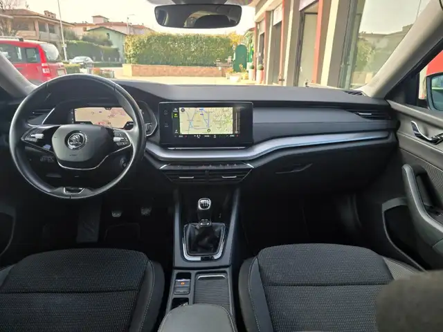 Skoda Octavia view 21