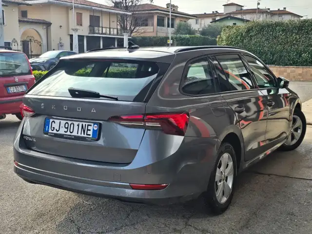 Skoda Octavia view 10