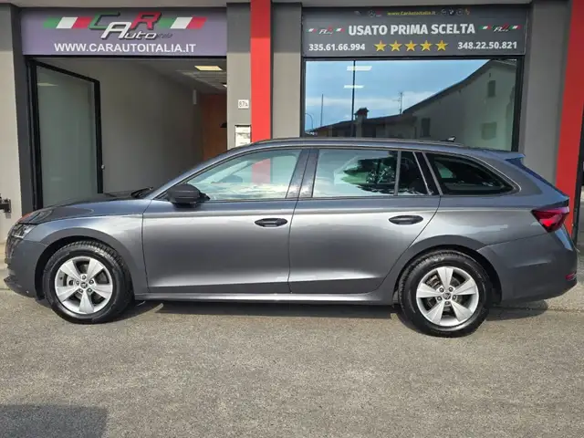 Skoda Octavia view 2