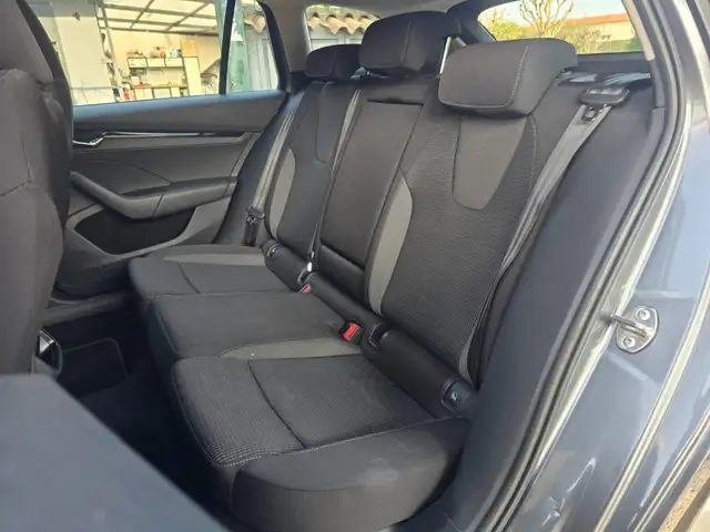 Skoda Octavia view 7