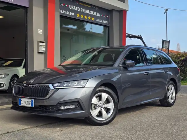 Skoda Octavia view 16