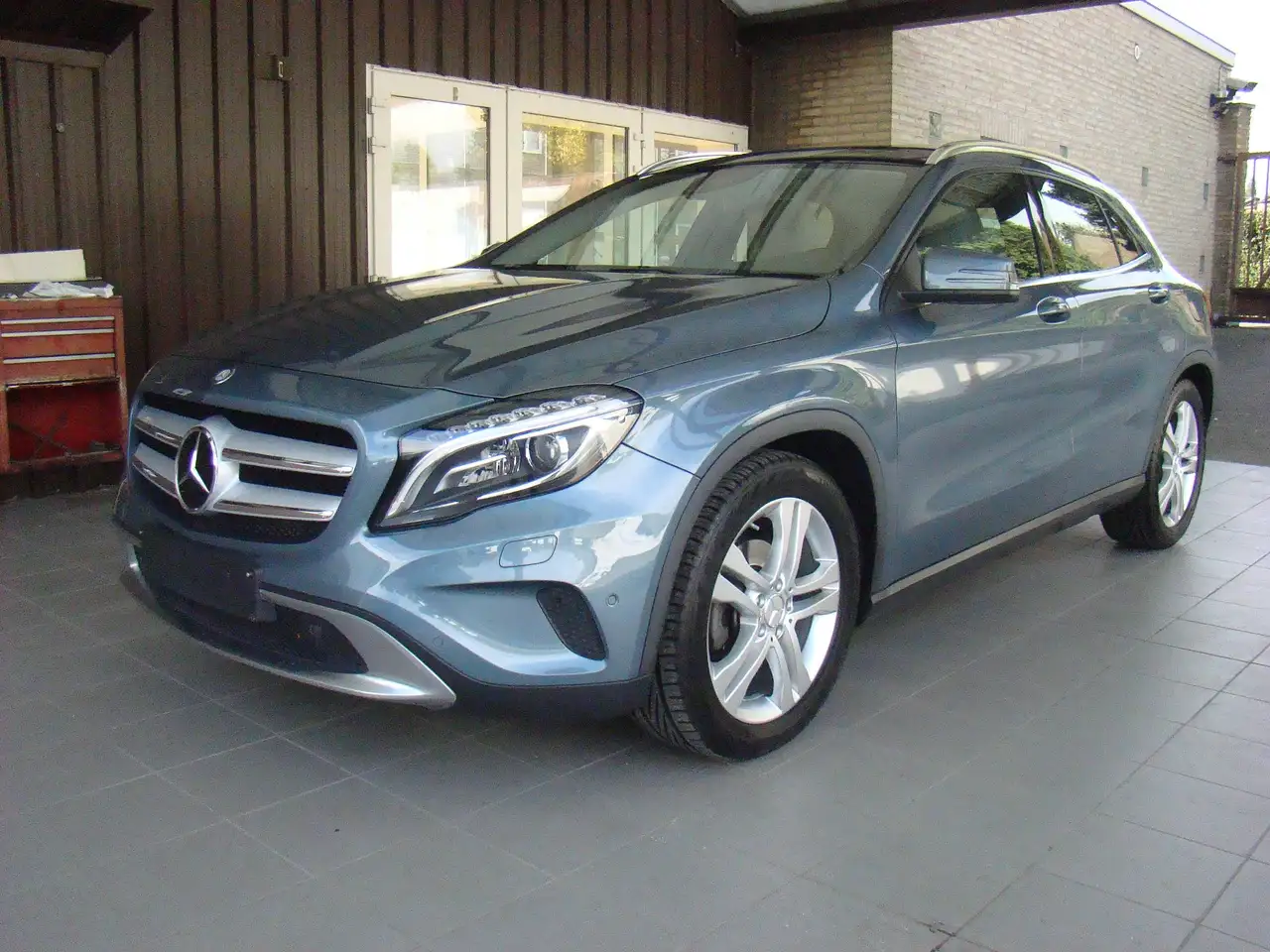 Mercedes-Benz GLA 200
