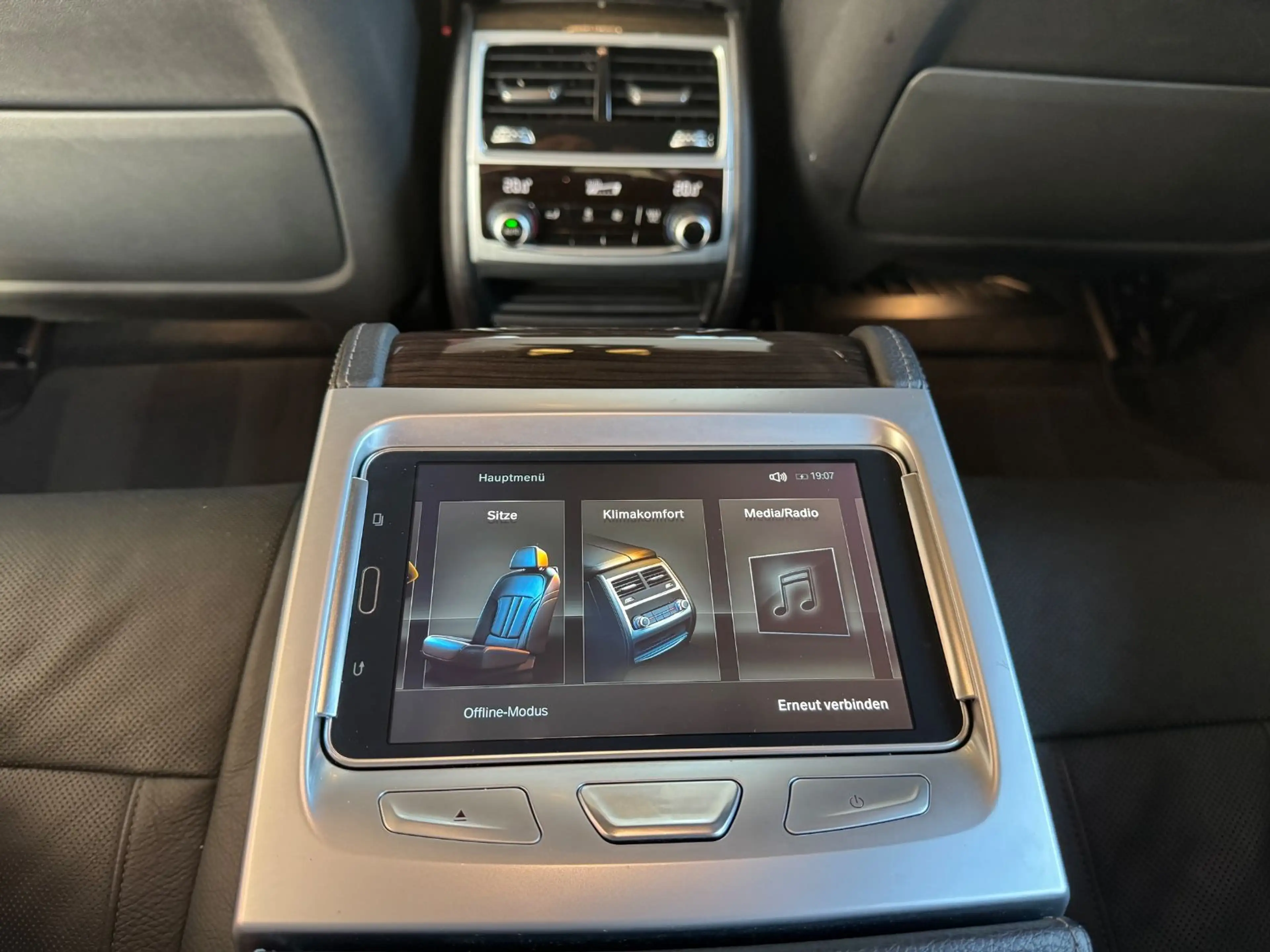 BMW 730 d xDrive Sitzlüftung DisplayKey Touch Command — photo 5