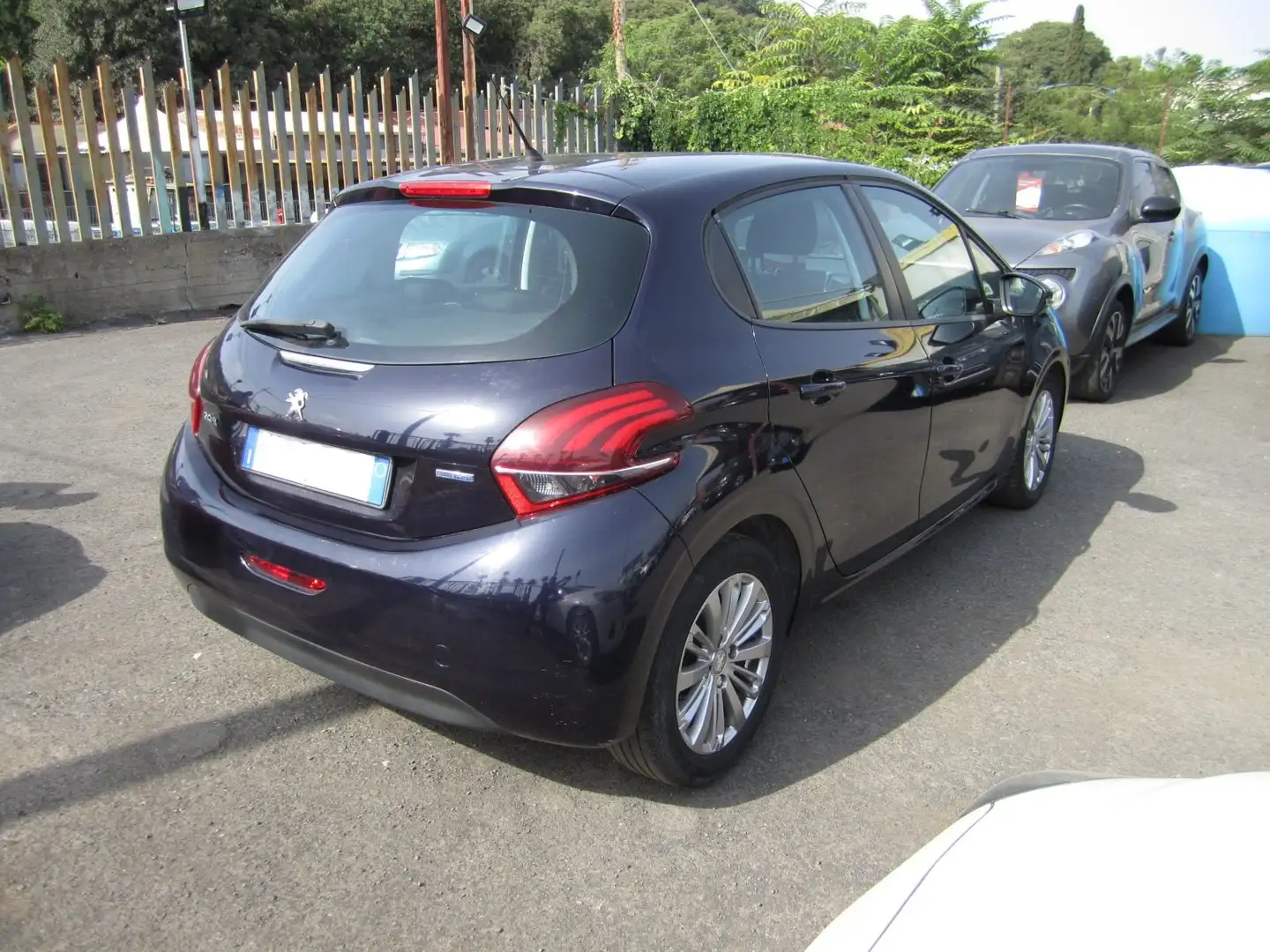 Peugeot 208 208 I 2015 5p 1.6 bluehdi Active 75cv Blu/Azzurro - 2