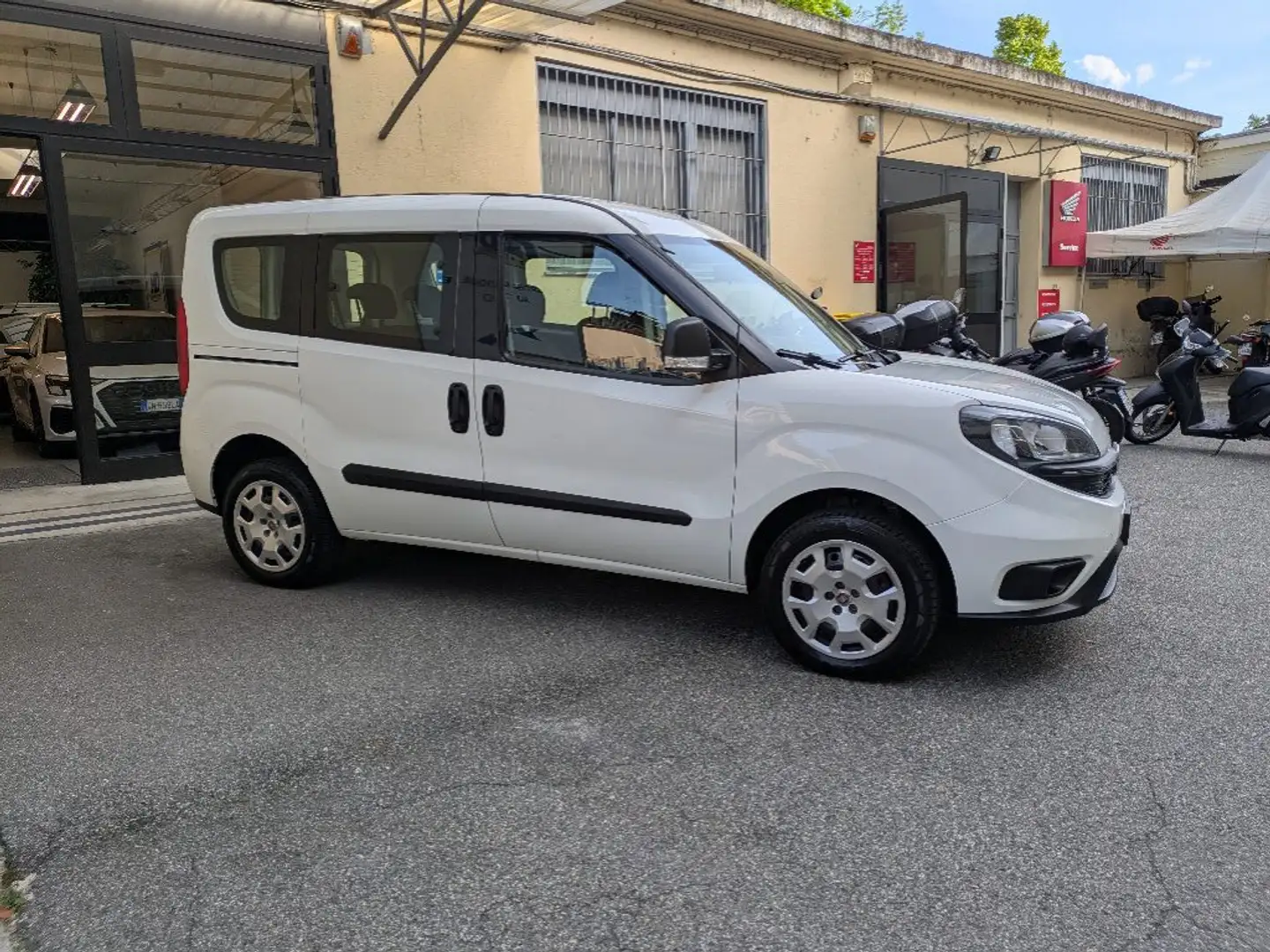 Fiat Doblo 1.4 T-Jet PC Combi N1 Lounge 5 posti Bianco - 1