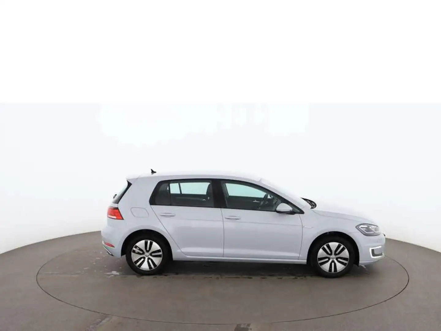 Volkswagen Golf e- 35.8kWh Aut LED RADAR NAVI SITZHZG PDC Argintiu - 2