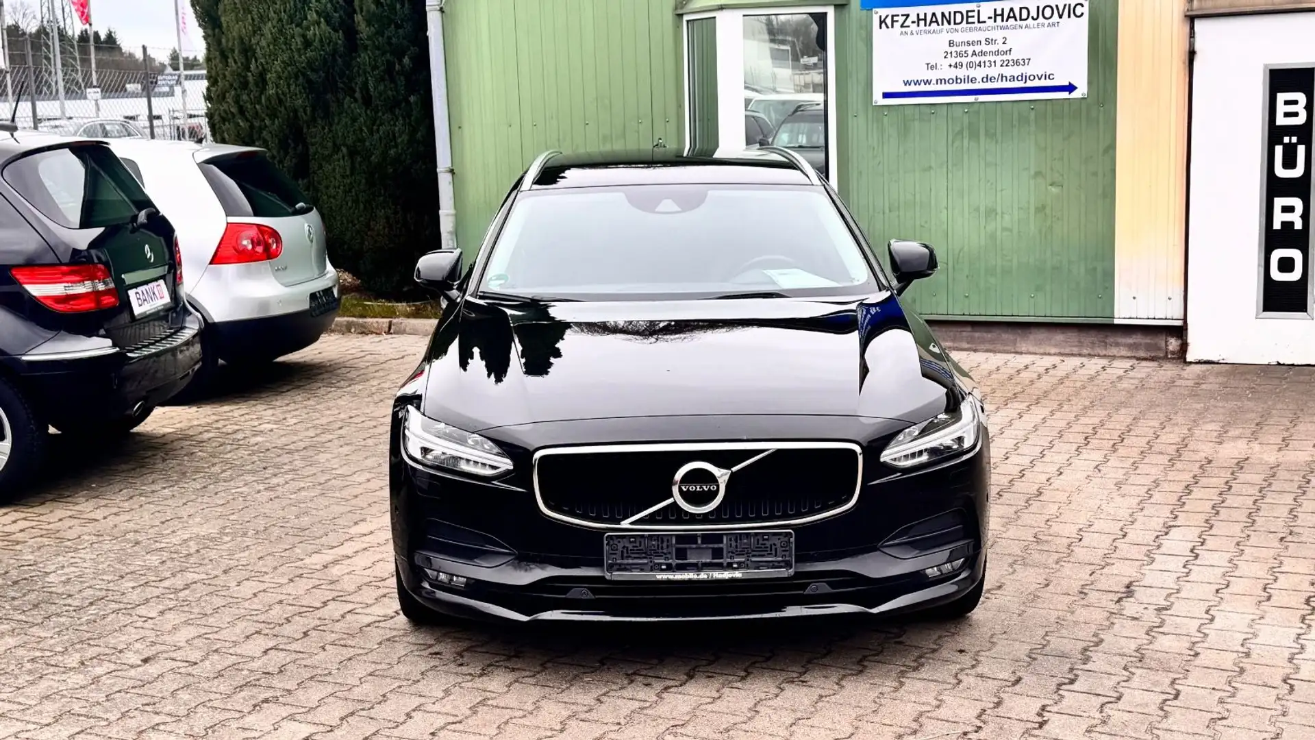 Volvo V90 Kombi Momentum AWD Schwarz - 2