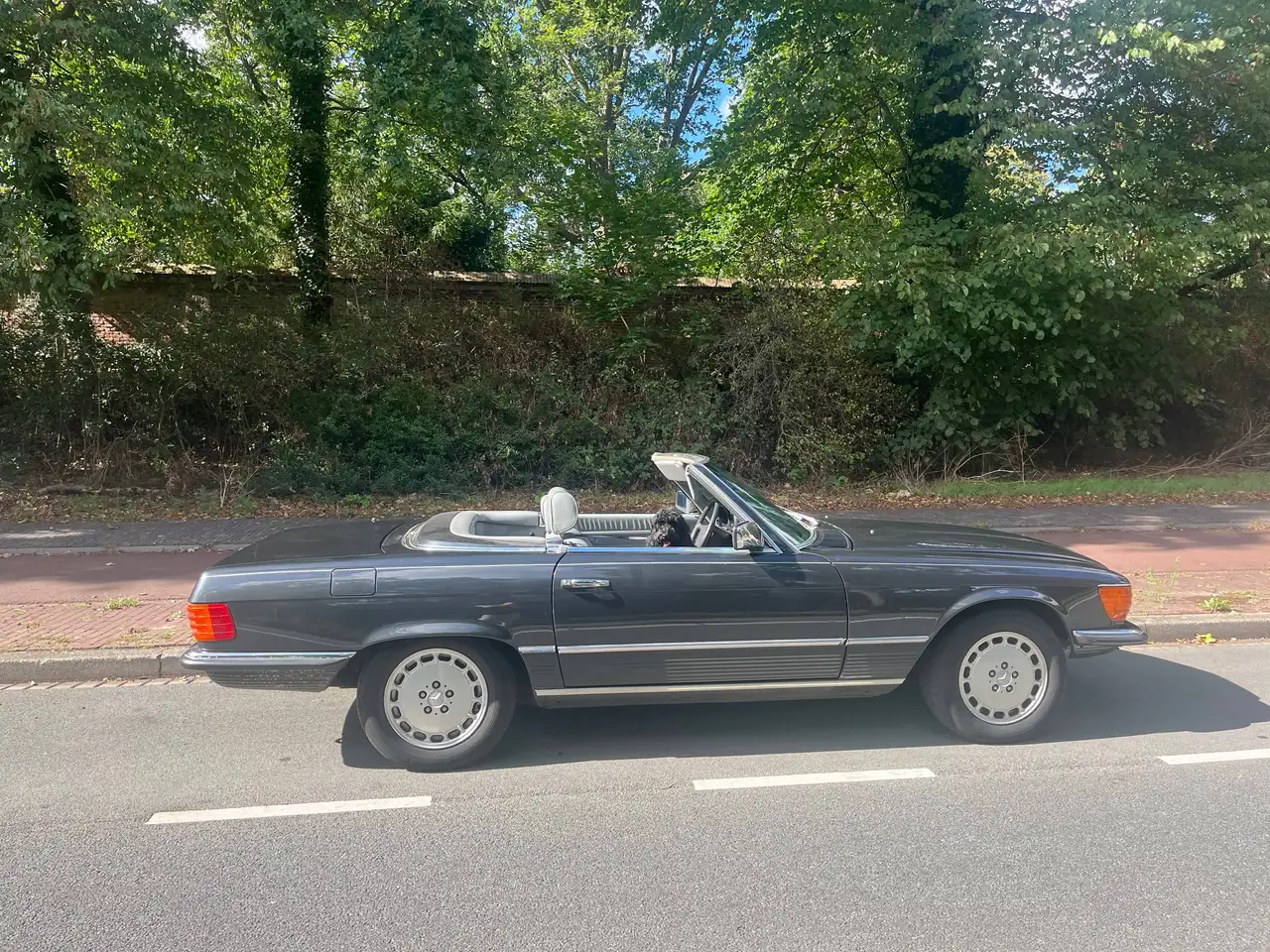 Mercedes-Benz SL 380, foto 1