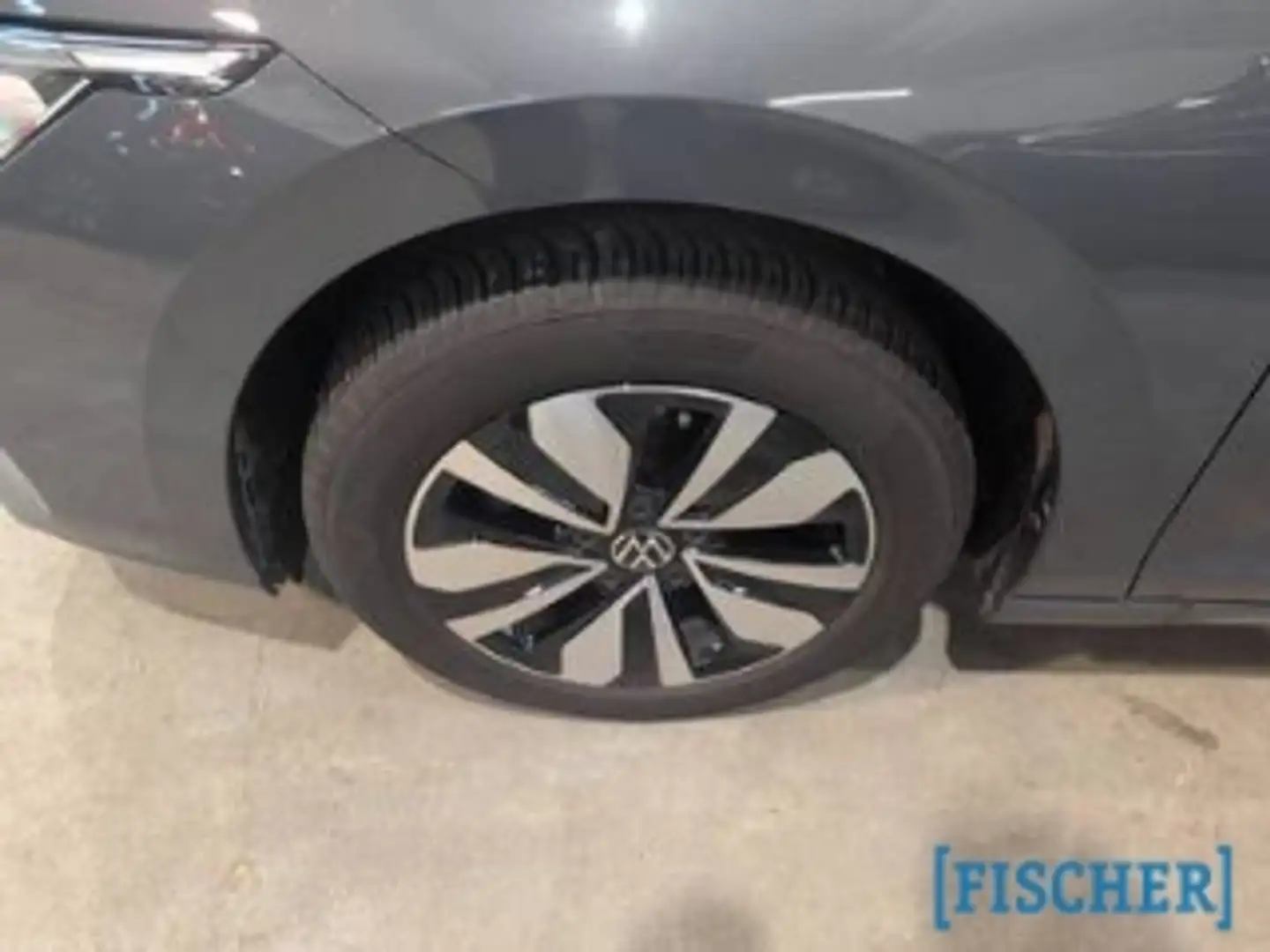 Volkswagen Golf VIII 1.5TSI Goal LED-Plus AHK Navi Lenkrad beheizt Grau - 2