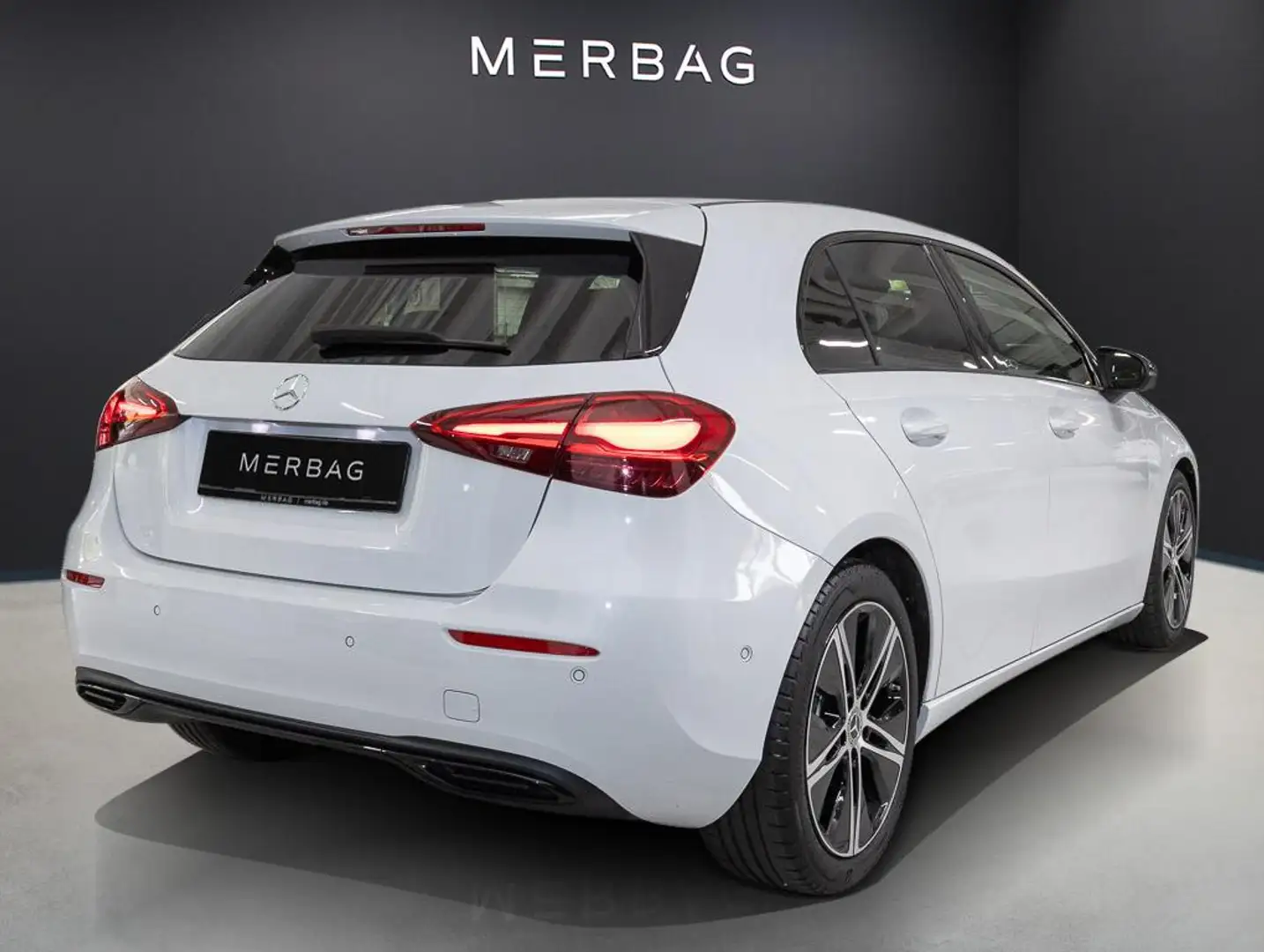 Mercedes-Benz A 180 Kompaktlimousine SpurW W-Paket ParkAss. Weiß - 2