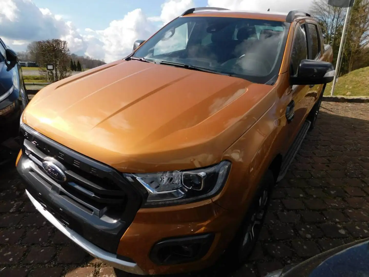 Ford Ranger 2,0 TDCI AUTO. PANTHER 4X4 DOKA EL.HECKROLLO Orange - 1