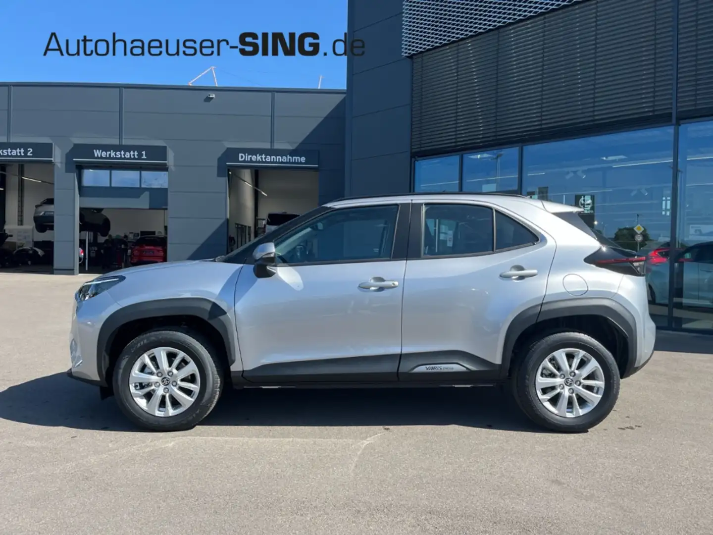 Toyota Yaris Cross HEV 116 CVT Klima Tempo Alu AC/AA Silber - 2