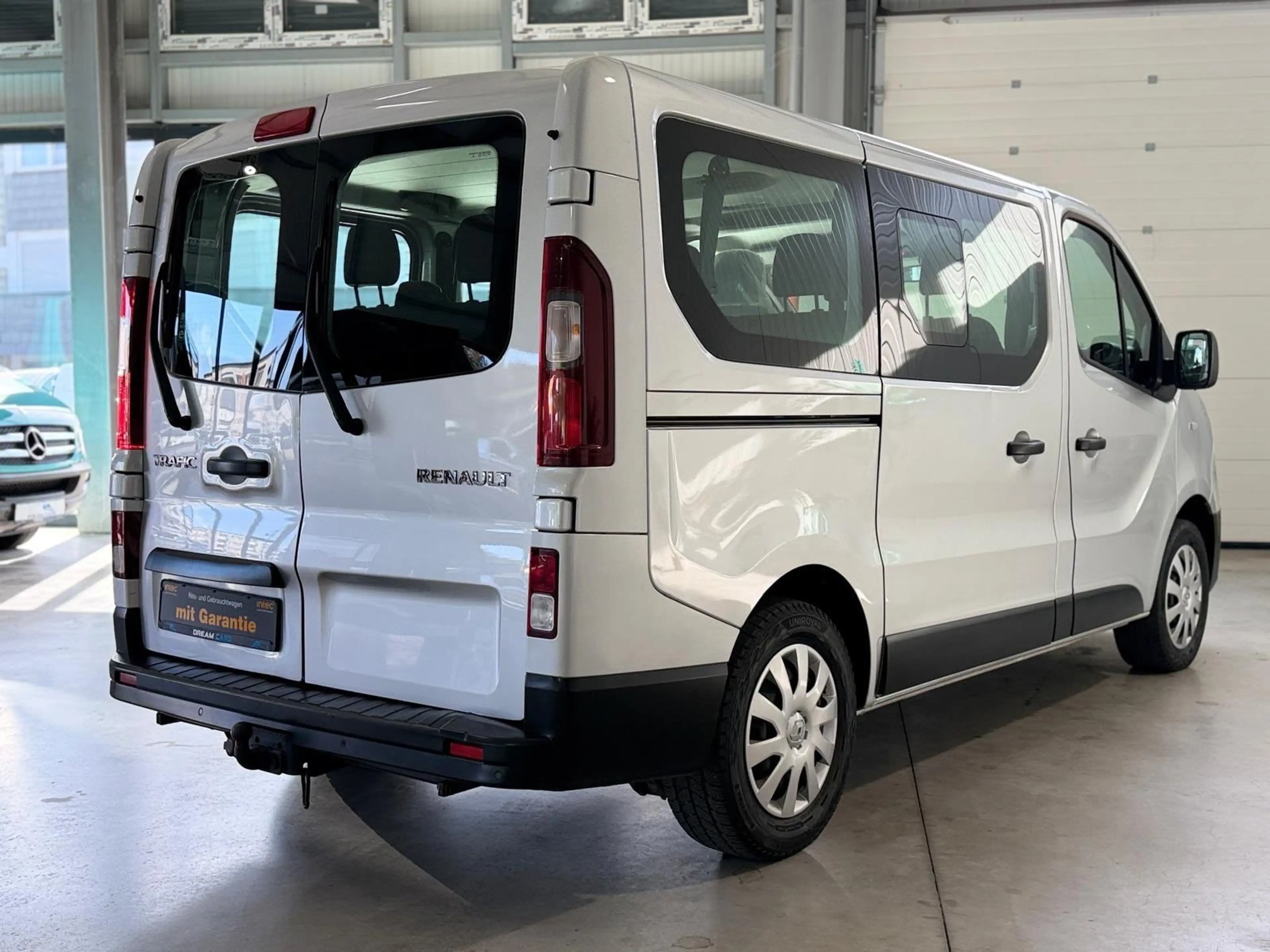 Renault Trafic Combi L1H1 Expression*9-SITZER*KLIMA*AHK — photo 3