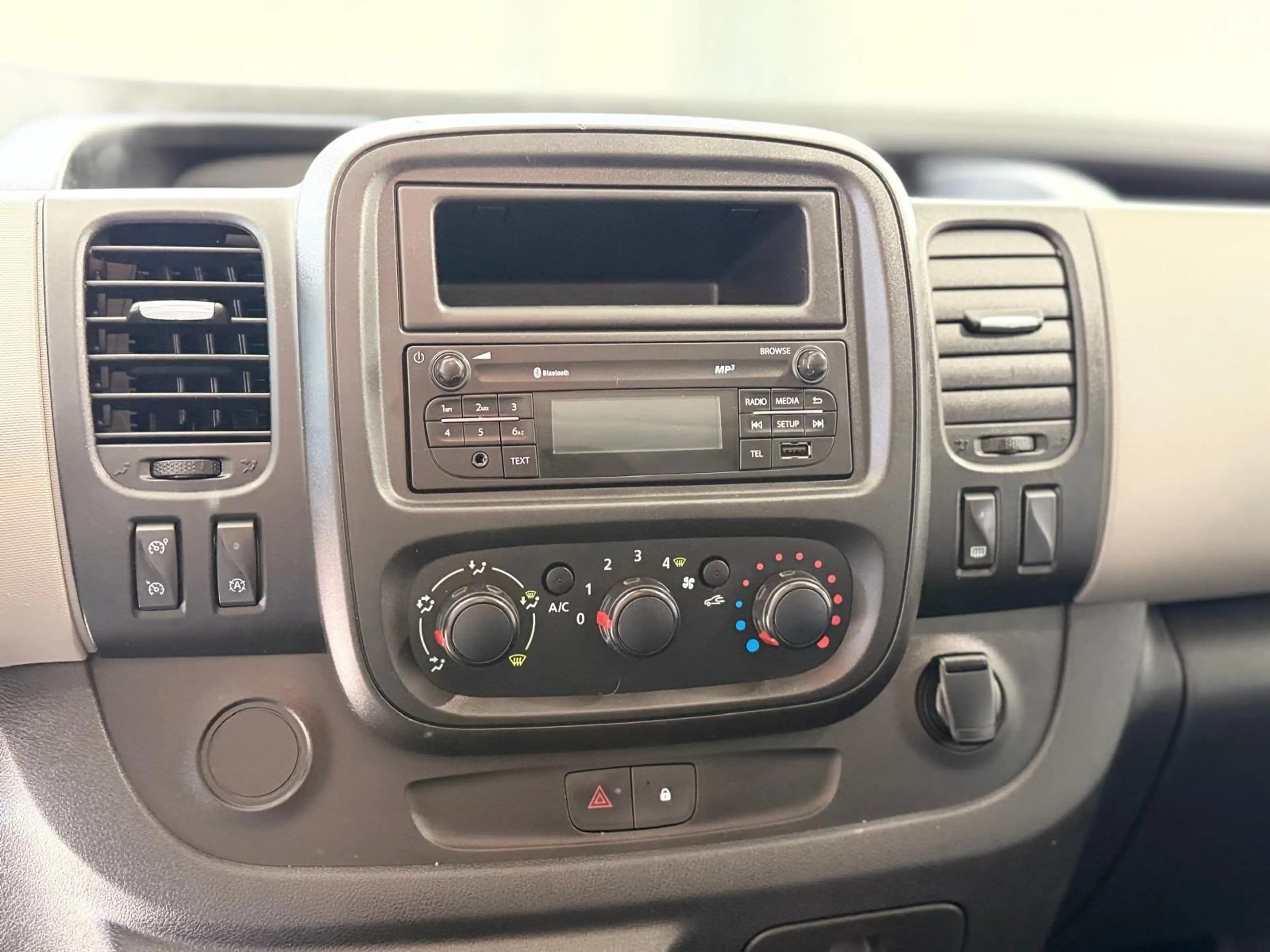 Renault Trafic Combi L1H1 Expression*9-SITZER*KLIMA*AHK — photo 14