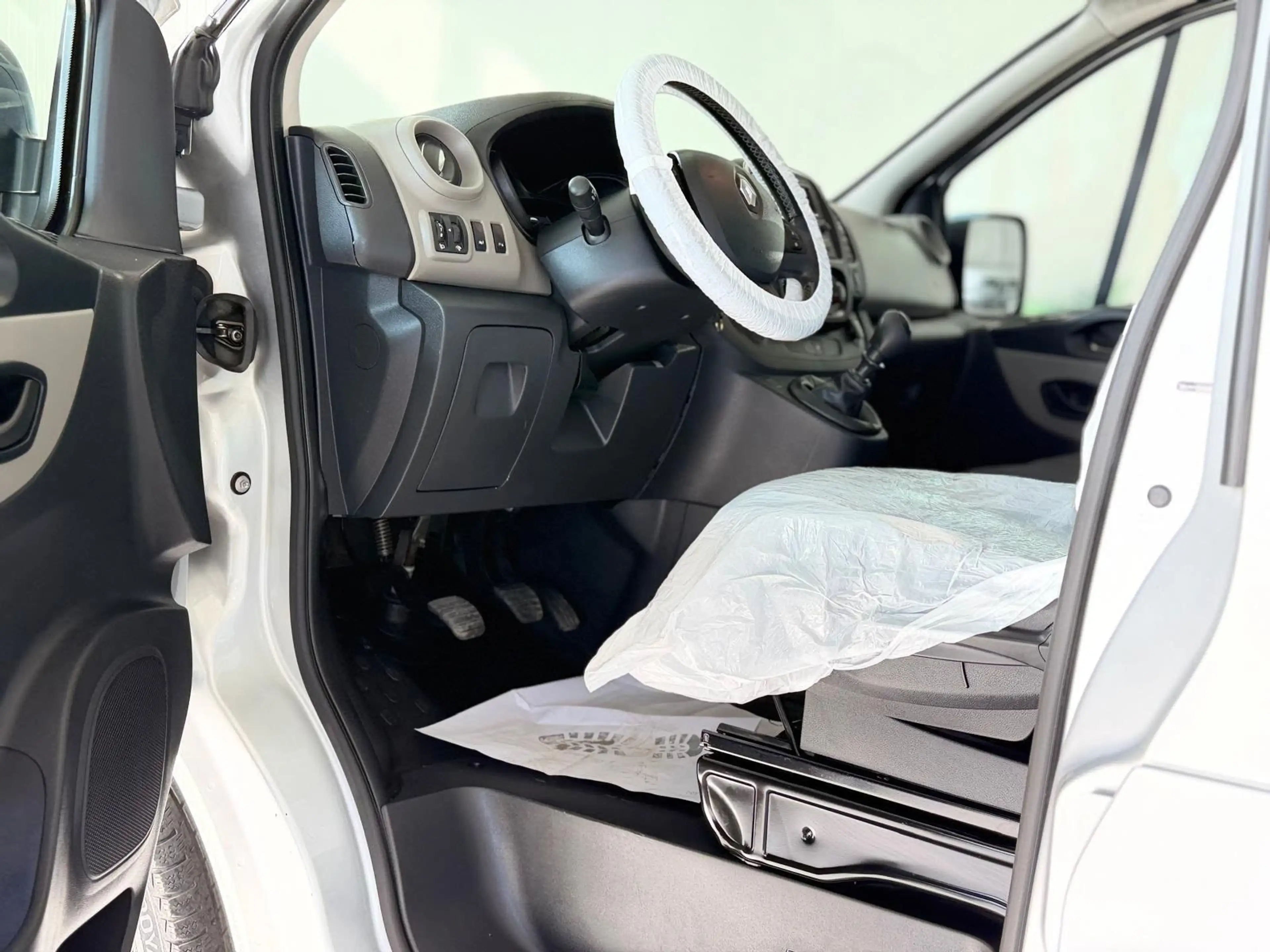 Renault Trafic Combi L1H1 Expression*9-SITZER*KLIMA*AHK — photo 12