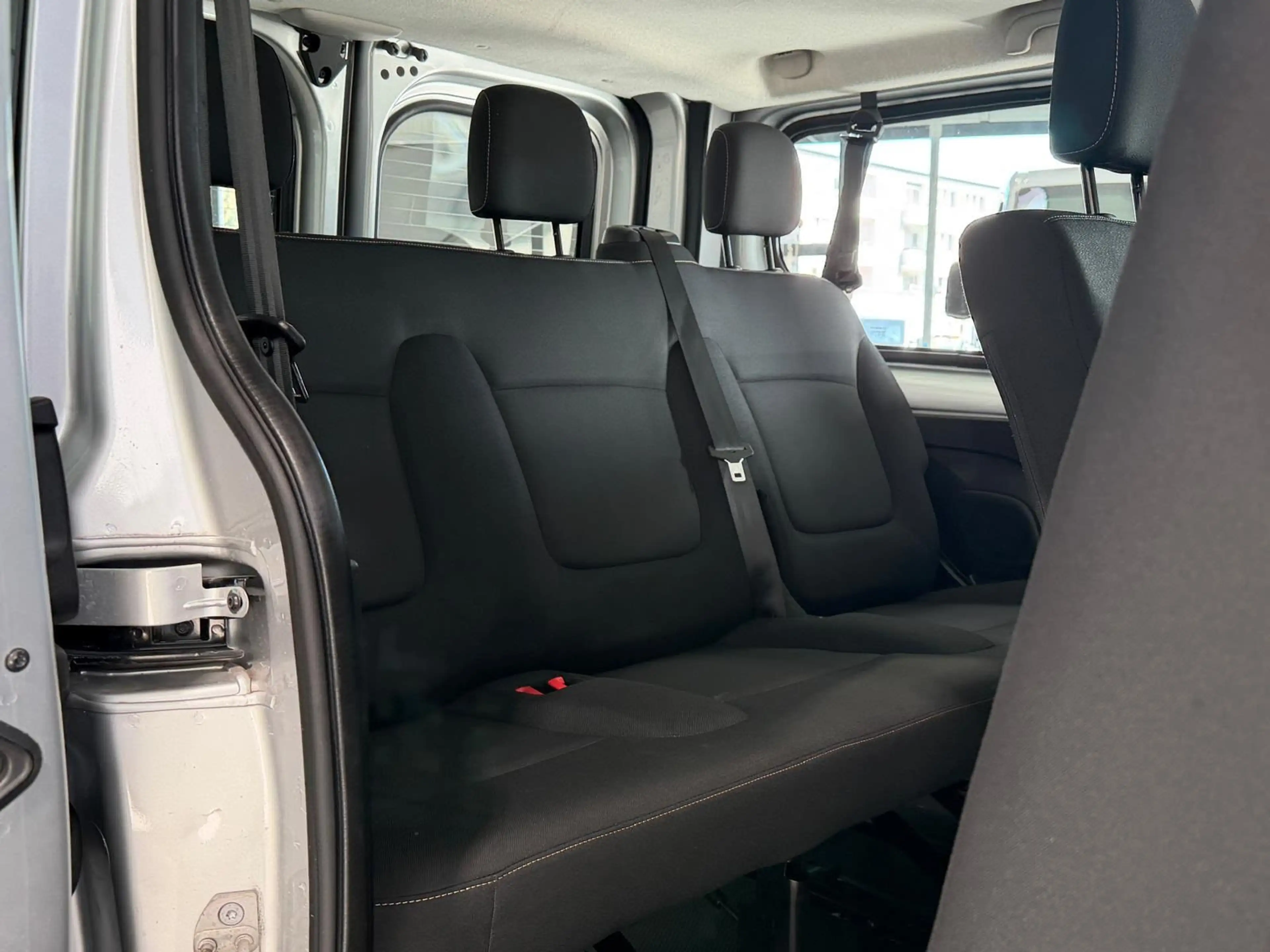 Renault Trafic Combi L1H1 Expression*9-SITZER*KLIMA*AHK — photo 11