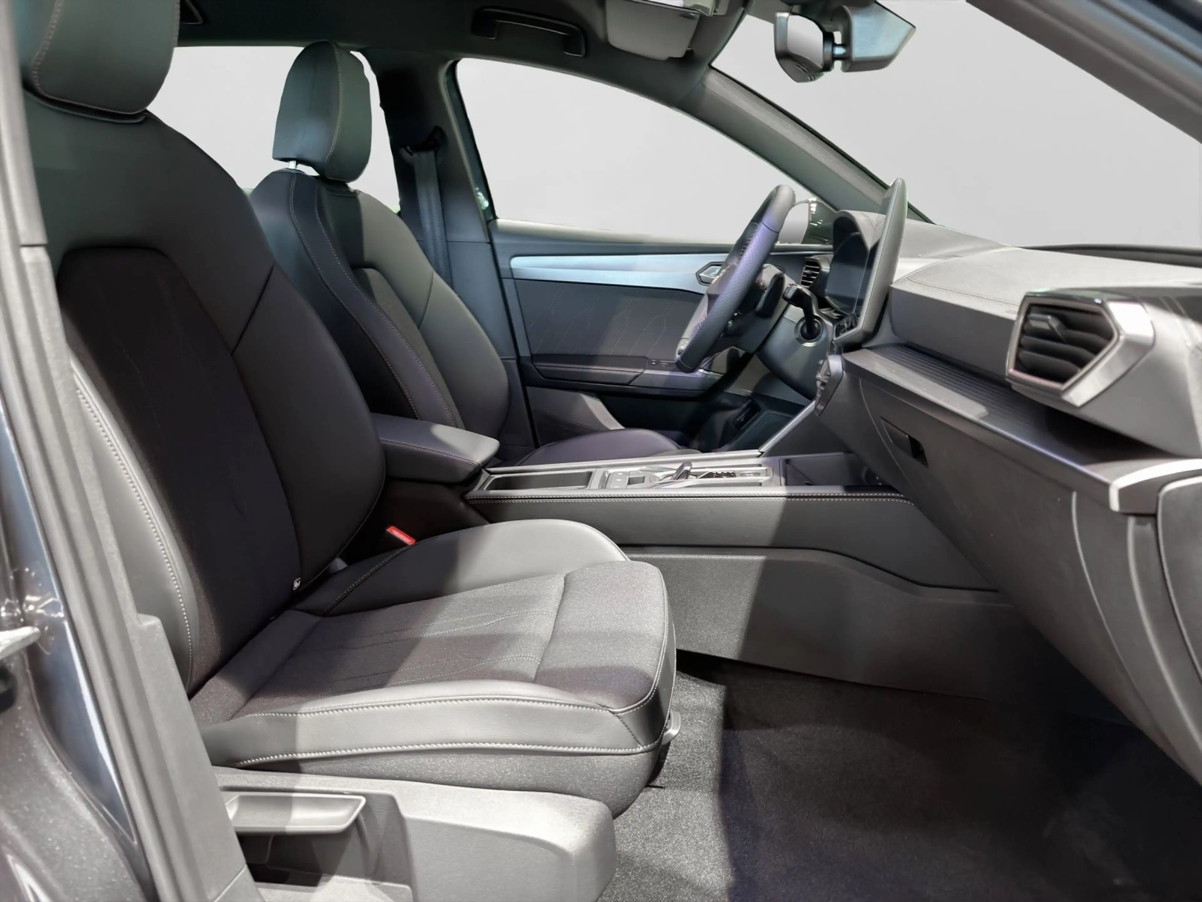 CUPRA Leon 1.5 e-HYBRID DSG REAR VIEW NAVI SITZHZ GJR — photo 4