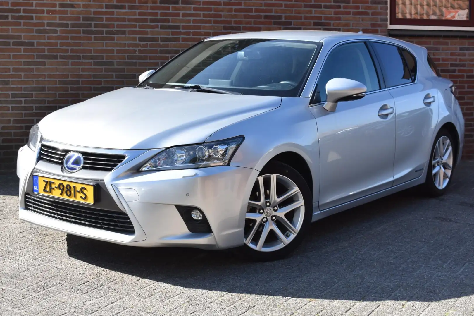 Lexus CT 200h Luxury Line '15 Cruise Gris - 1