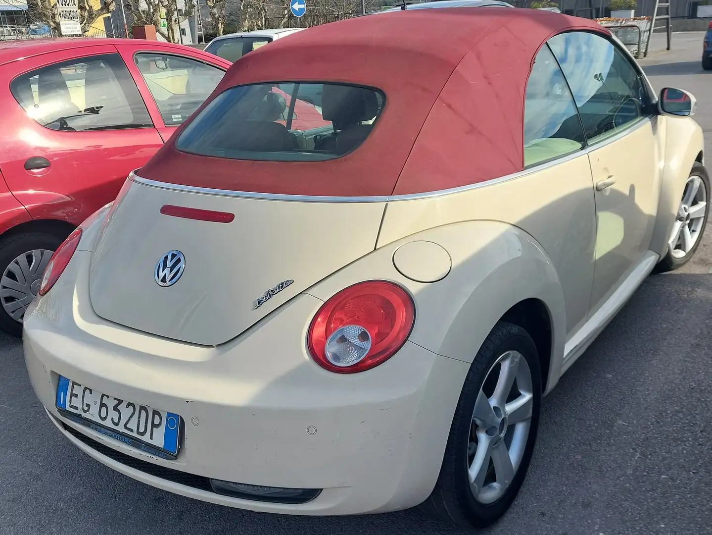 Volkswagen New Beetle New Beetle Cabrio 1.9 tdi limited Red Edition - 1