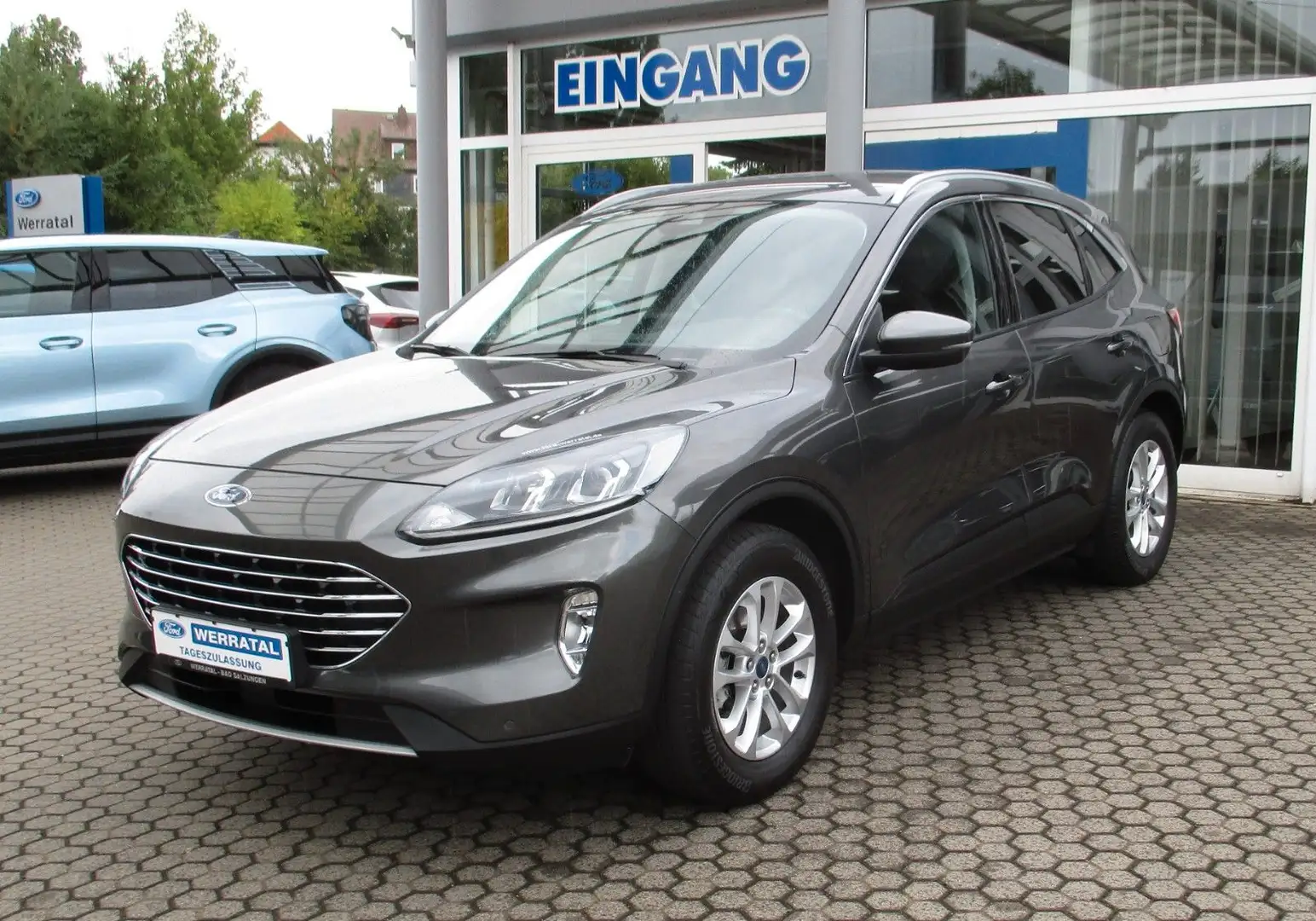 Ford Kuga Hybrid Titanium 4x4 / Navi / Kamera / LED Grau - 1