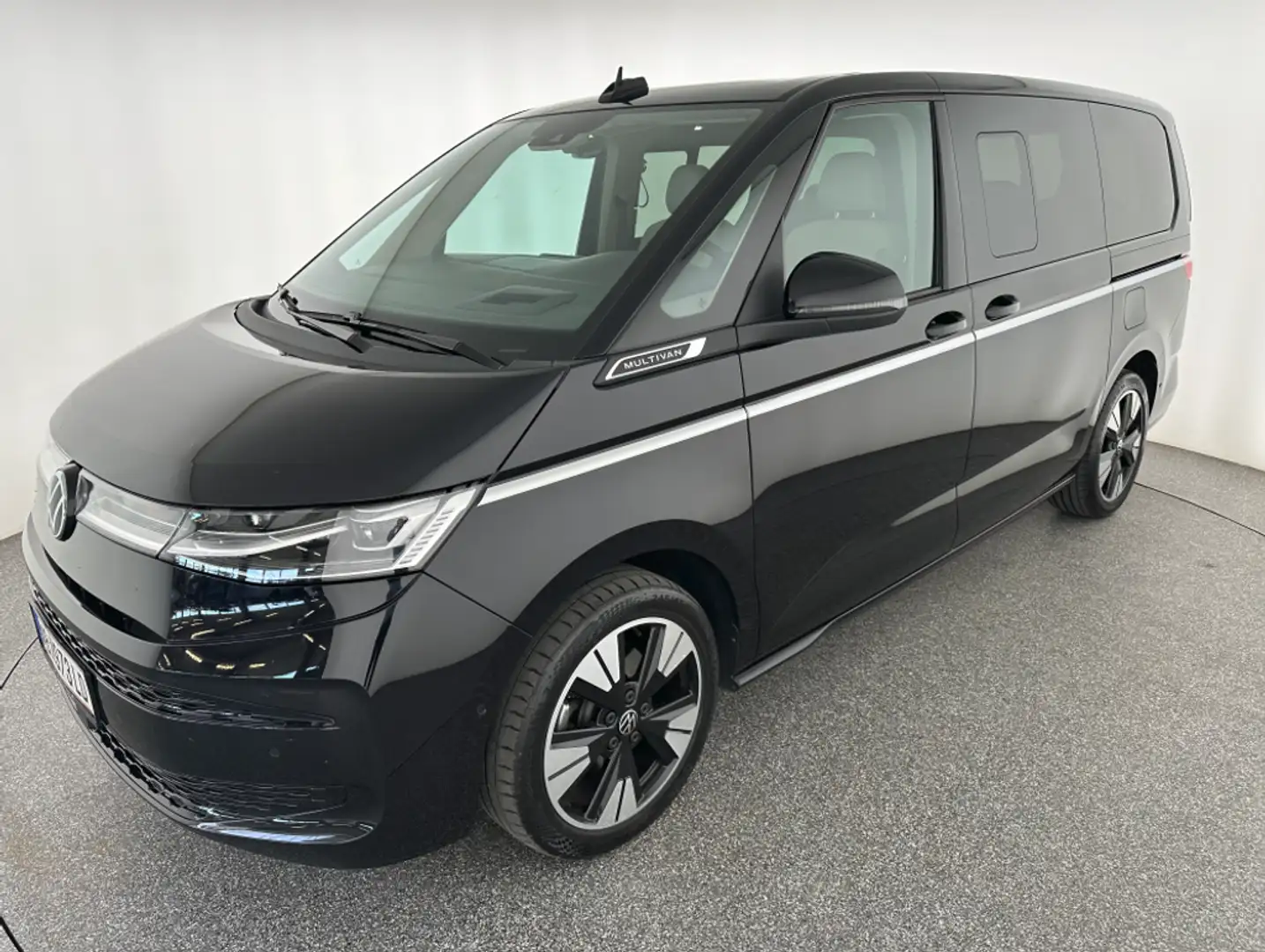 Volkswagen T6 Multivan Style ÜH TDI DSG crna - 2