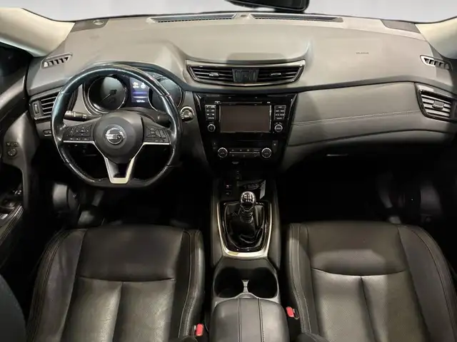 Nissan X-Trail view 6