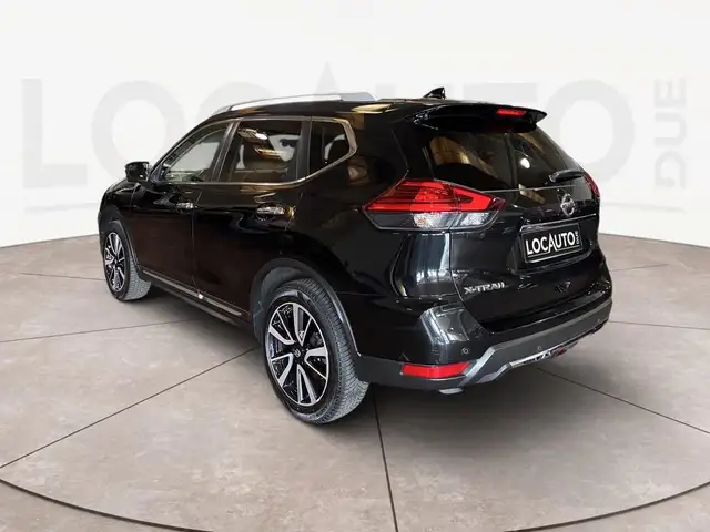 Nissan X-Trail view 5