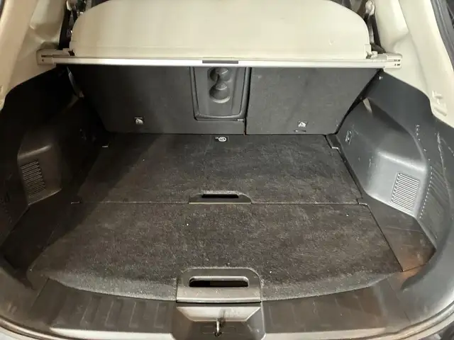 Nissan X-Trail view 9