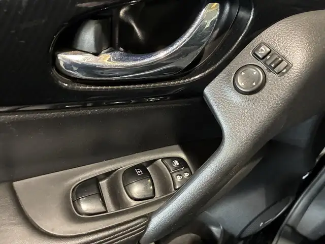 Nissan X-Trail view 17