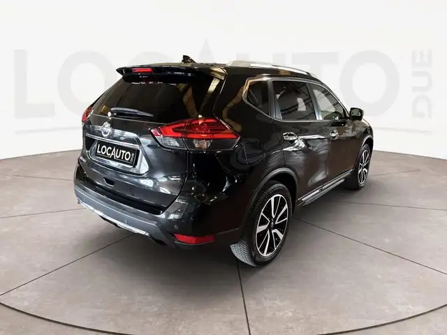Nissan X-Trail view 4