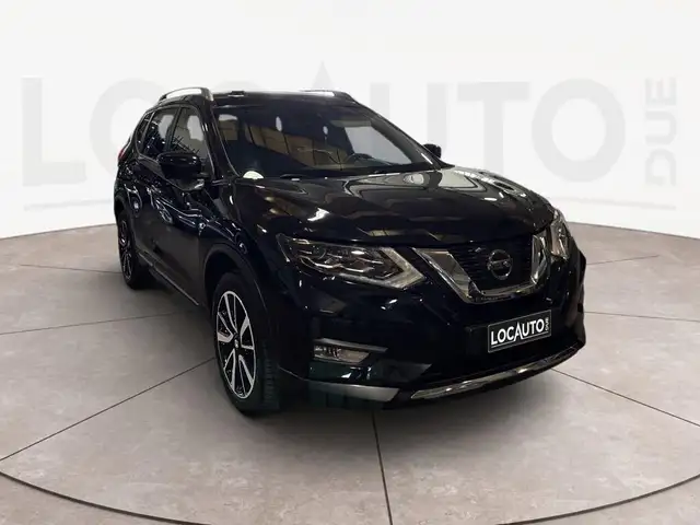 Nissan X-Trail view 3