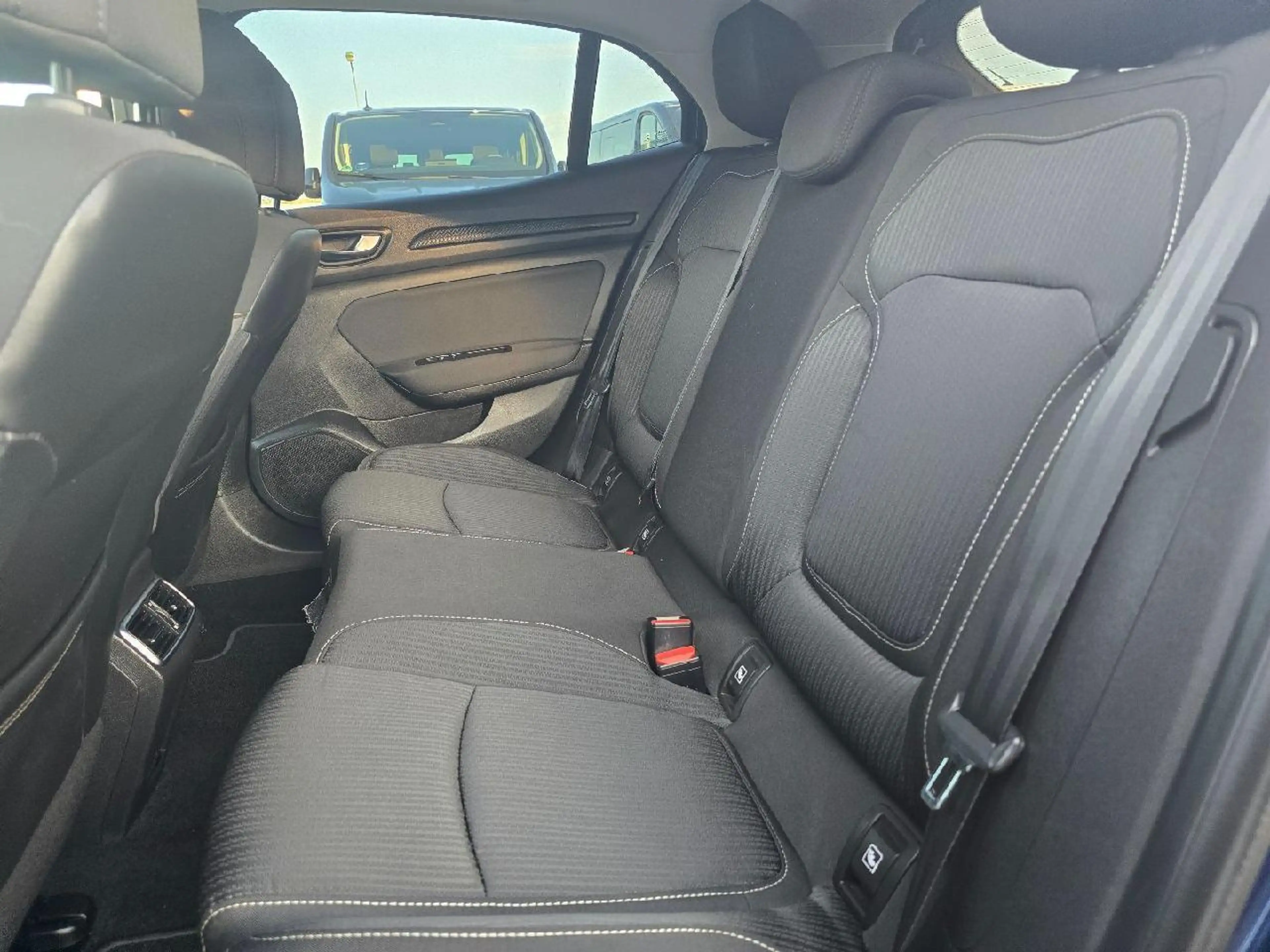 Renault Megane IV BUSINESS Edition T — photo 14