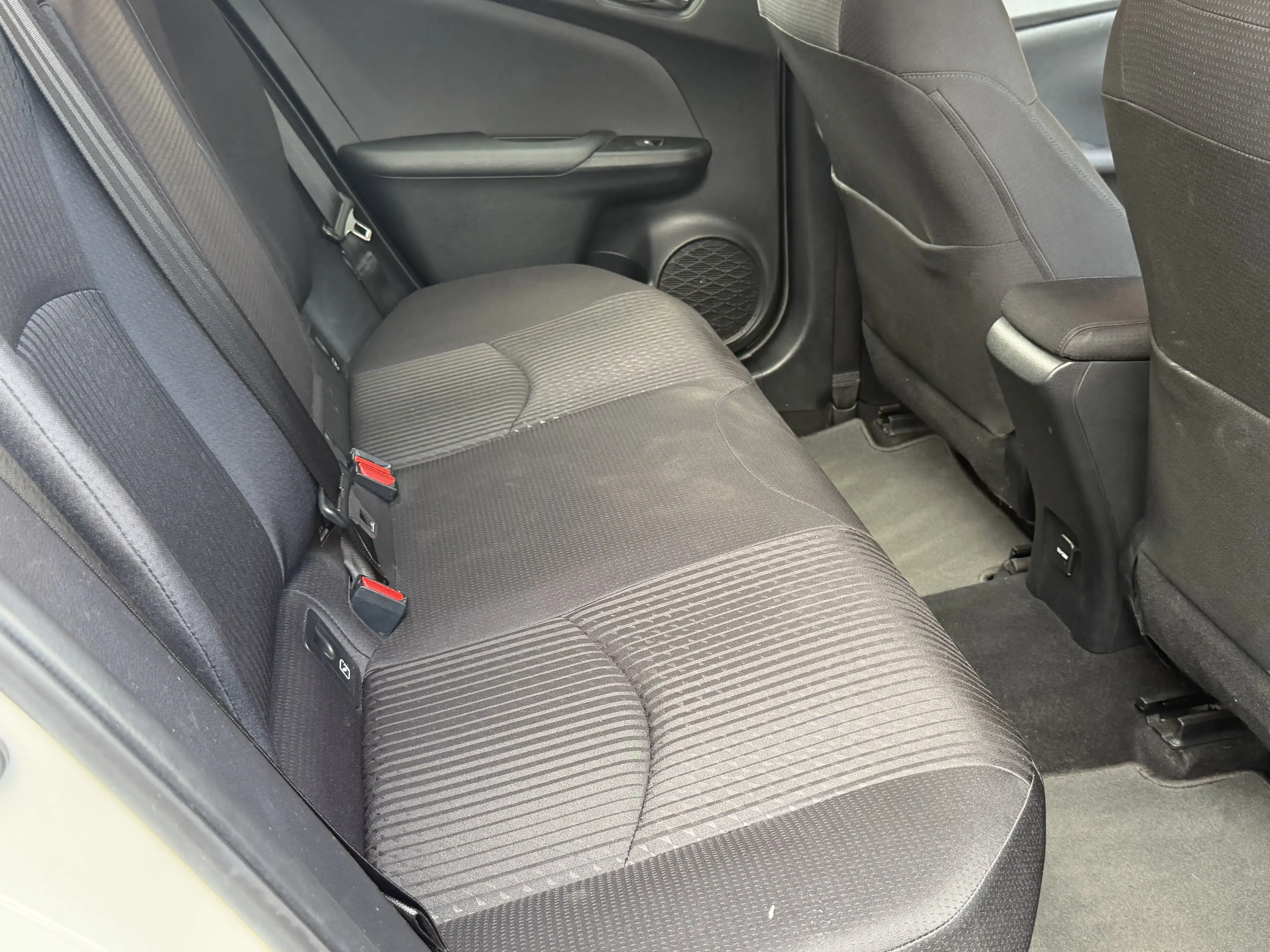 Toyota Prius Prius PHEV 1.8i VVT-i Active Lounge — photo 6