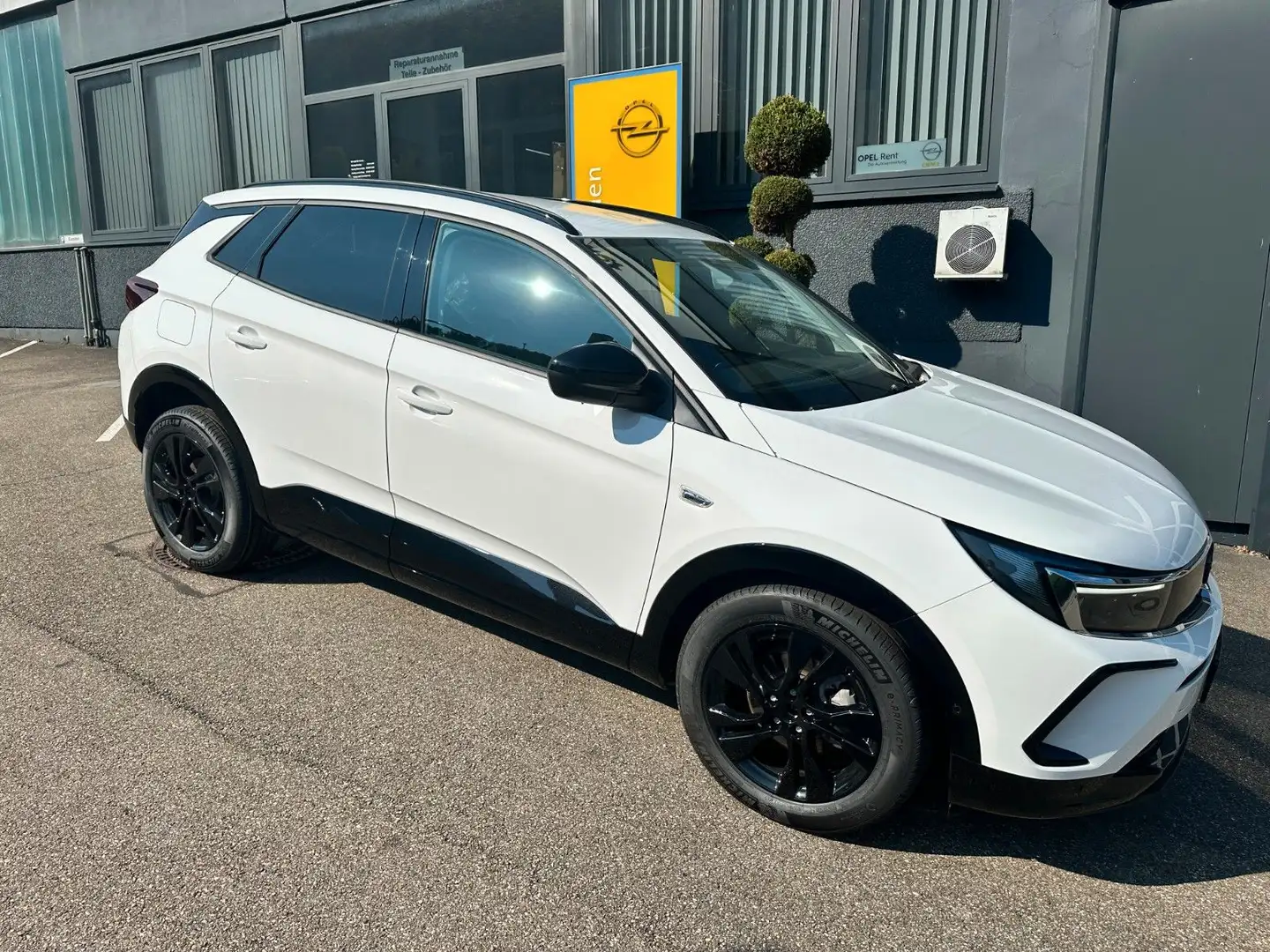 Opel Grandland X Enjoy 1.2 Turbo Bianco - 1