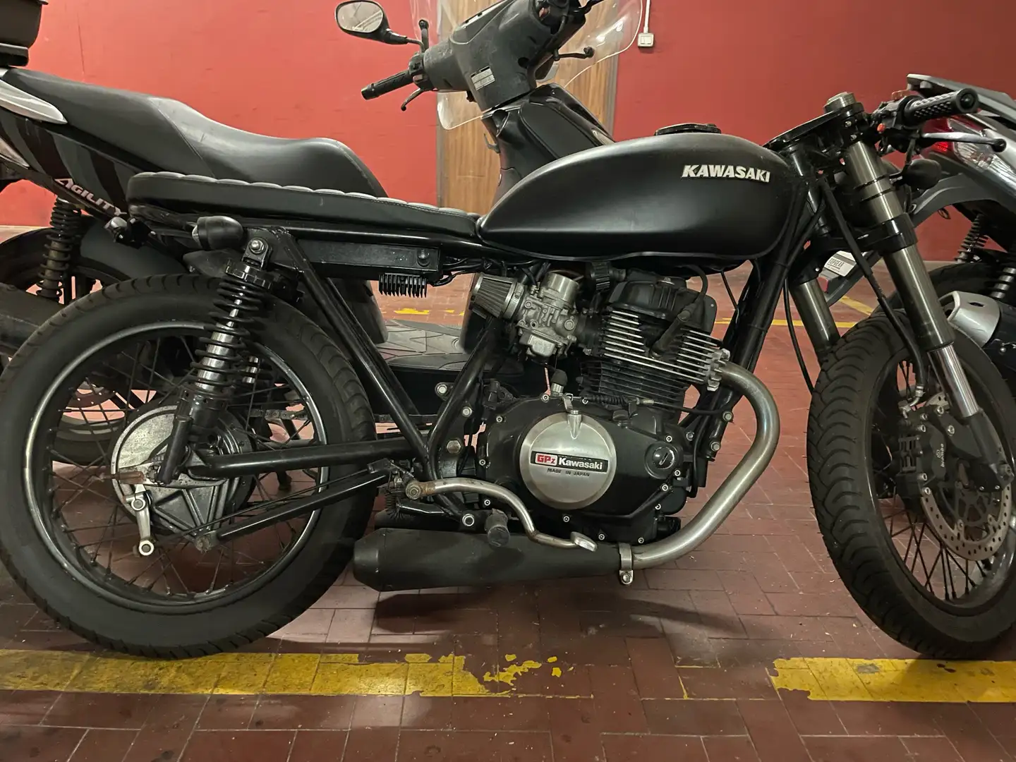 Kawasaki Z 400 cafe’ racer - 1
