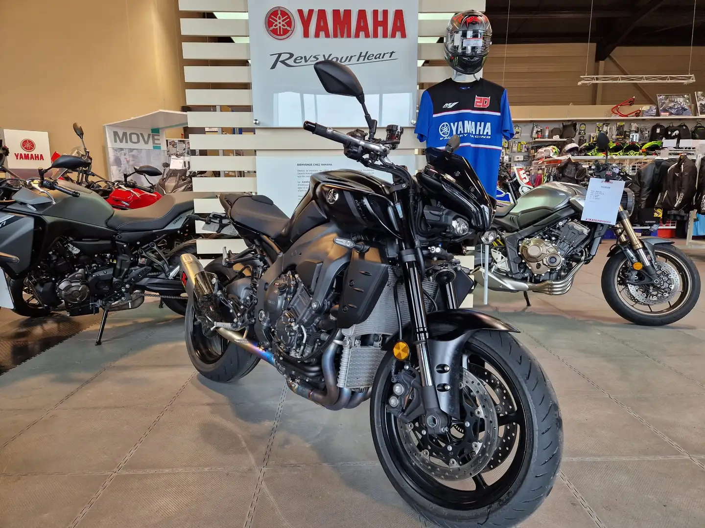 Yamaha MT-10 Schwarz - 1