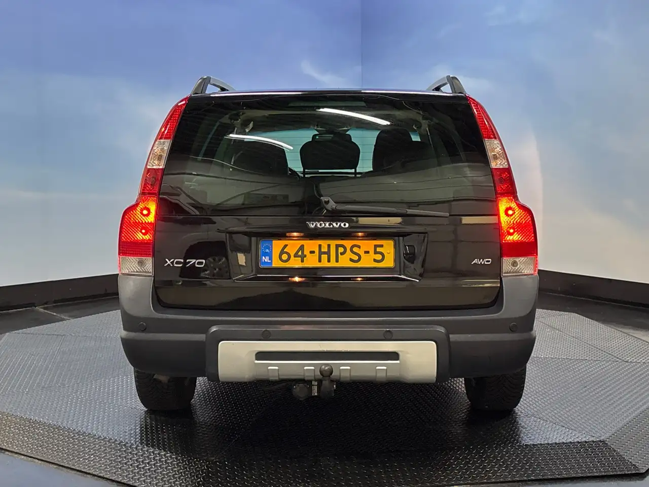 VOLVO XC70 2.5 T MOMENTUM 209 ch 4X4 CUIR - ATTELAGE - 183500 km