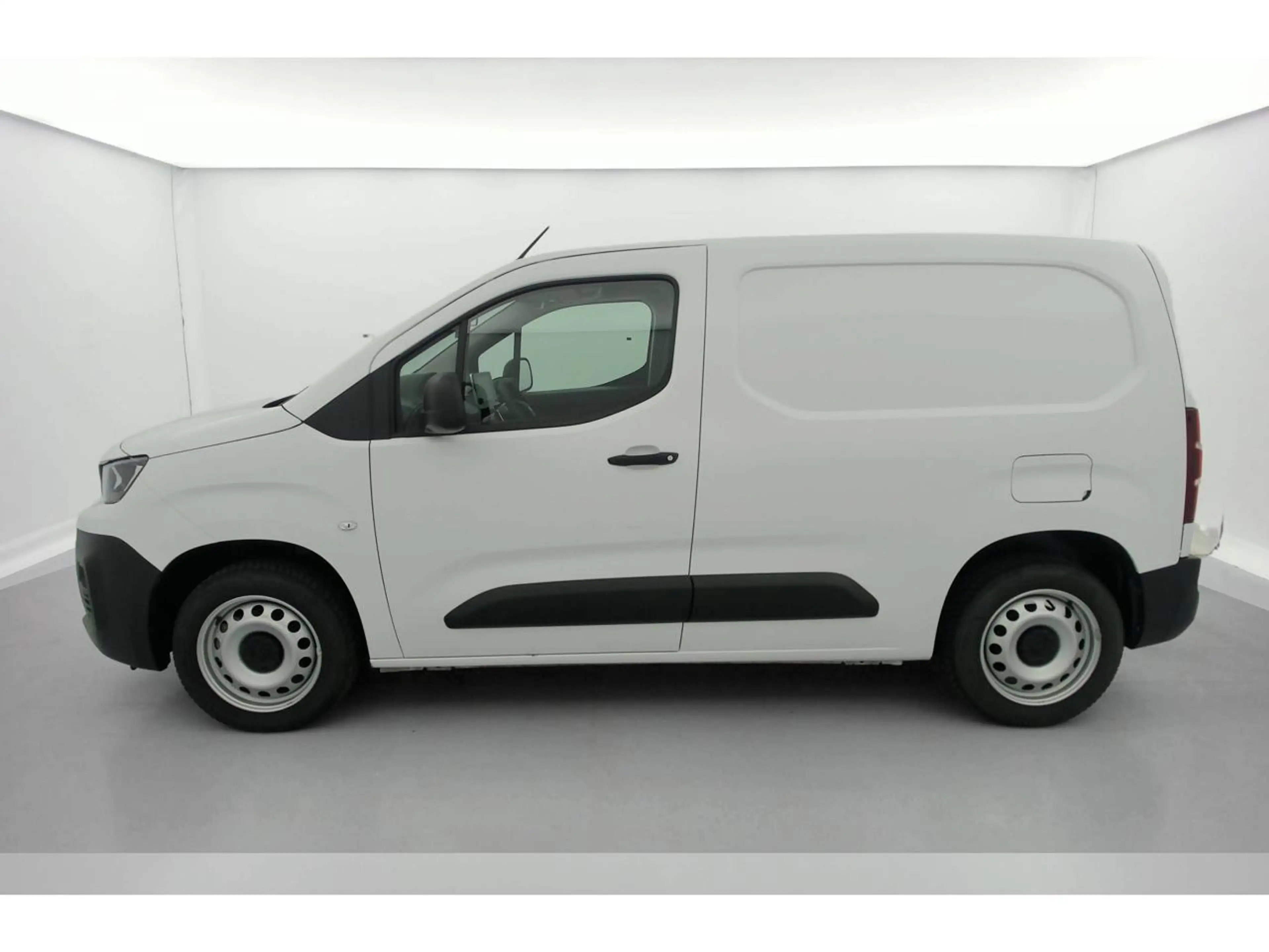 Peugeot Partner 1.5 BlueHDi 130 L1 STD Light EAT8 — photo 4