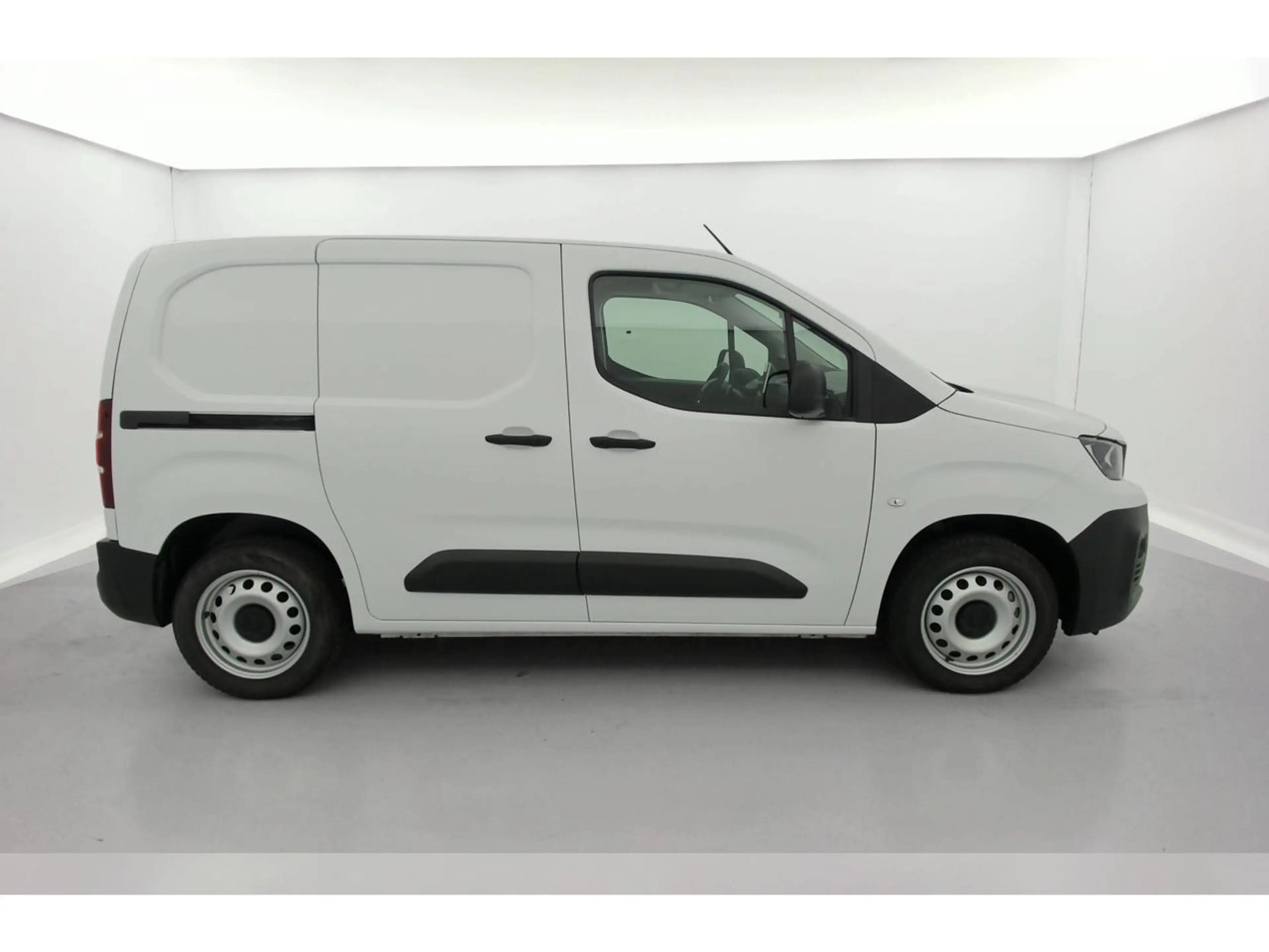 Peugeot Partner 1.5 BlueHDi 130 L1 STD Light EAT8 — photo 11