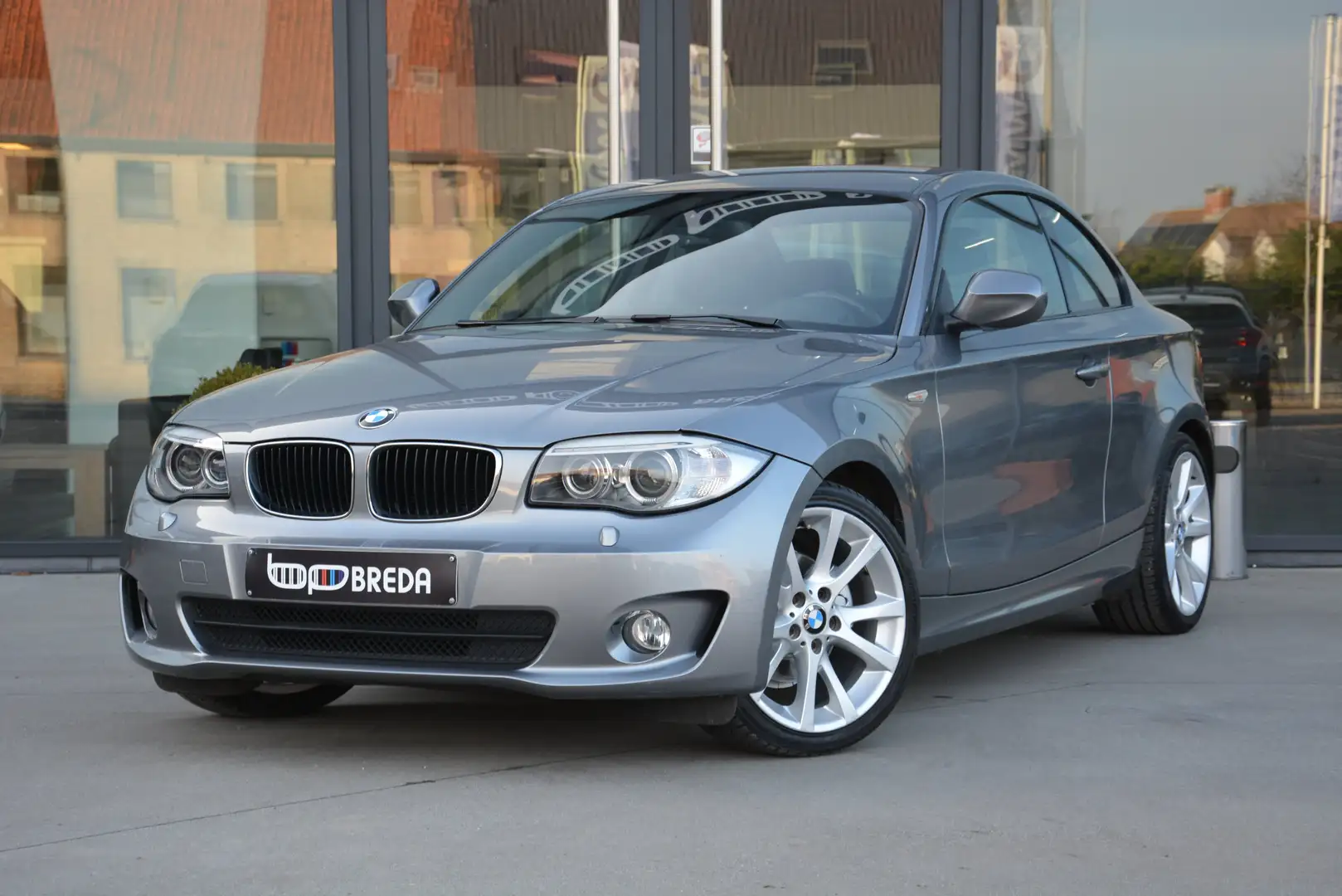 BMW 118 d Coupe/ PDC/ Trekhaak/ Xenon/ Sportstoel/ Alu 18" Gris - 2